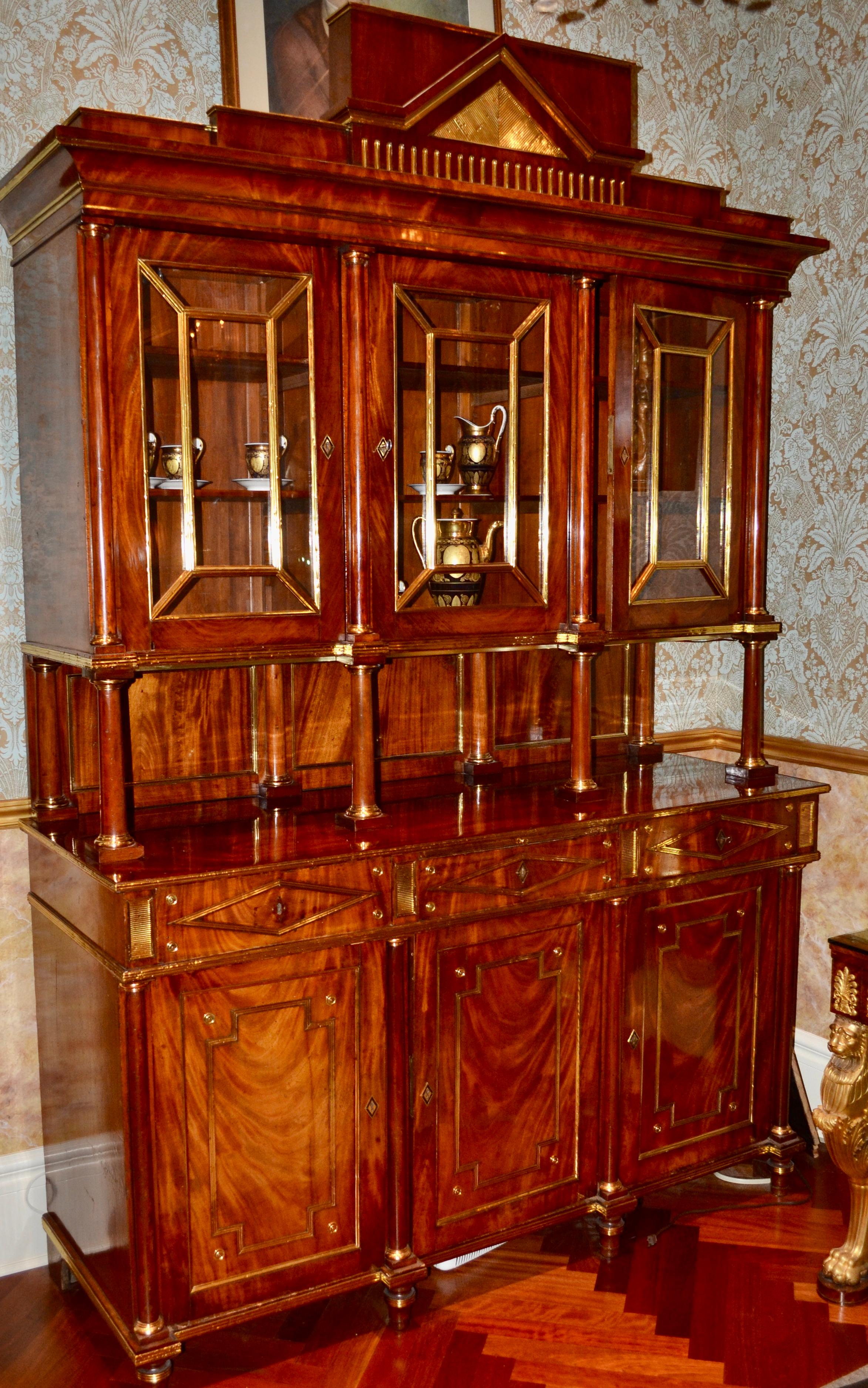 18th Century Imperial Russian Gilt Bronze, Brass and Mahogany Display Cabinet For Sale 9
