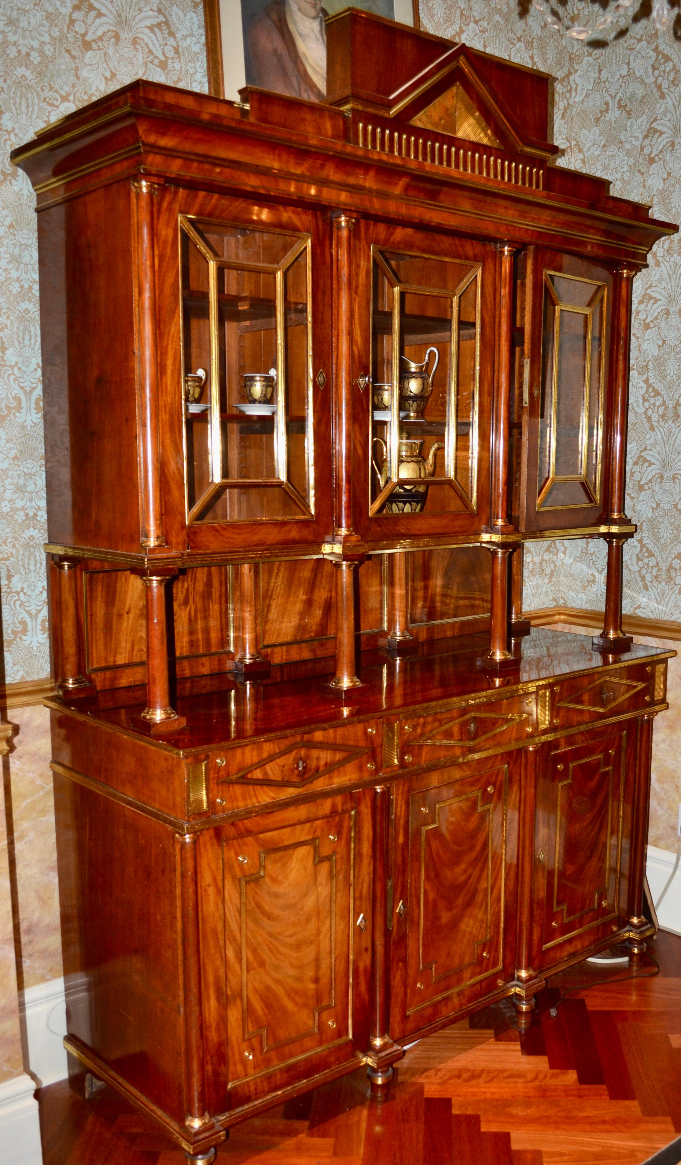 18th Century Imperial Russian Gilt Bronze, Brass and Mahogany Display Cabinet For Sale 10