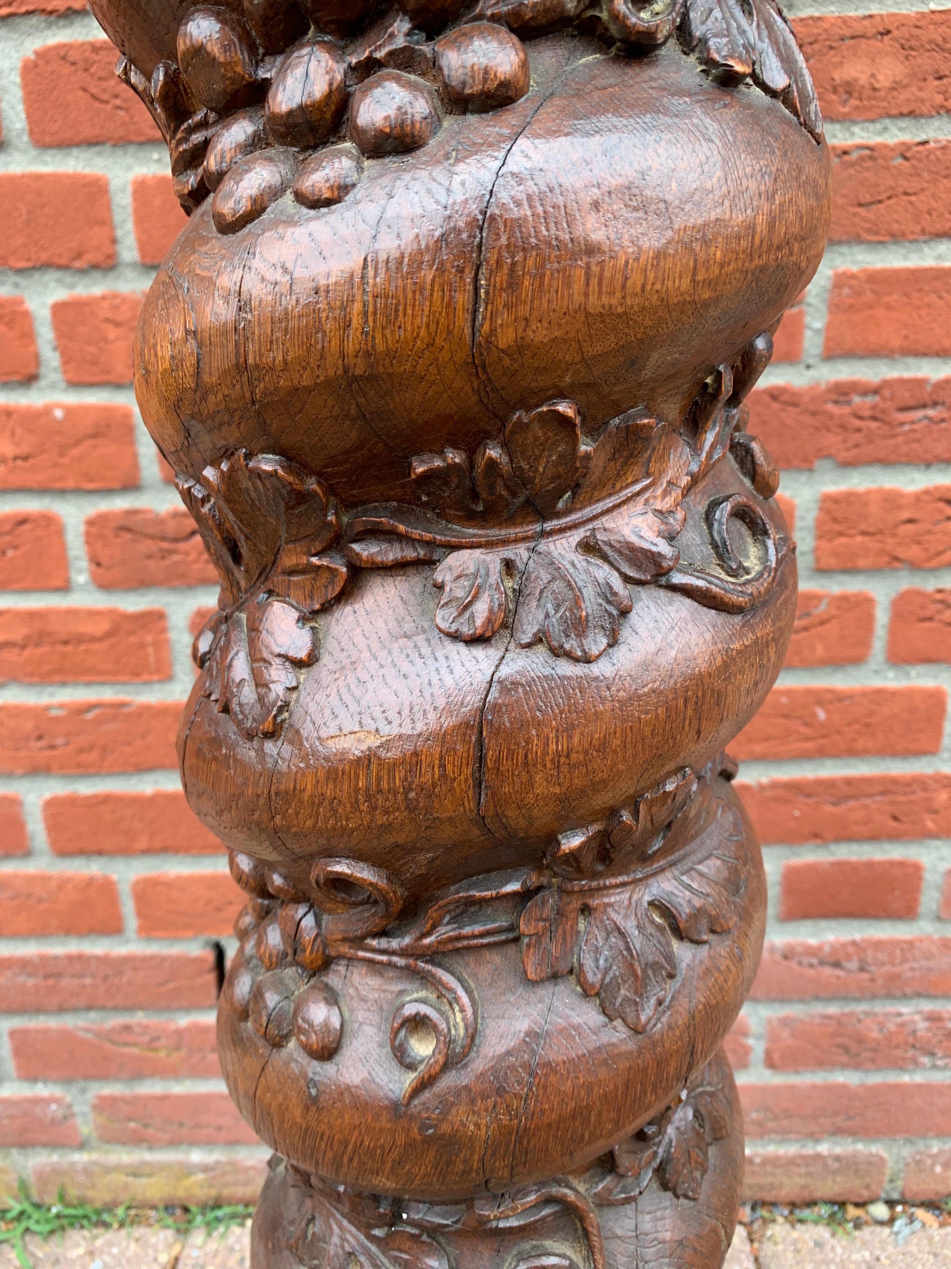 Siglo XVIII Impresionante pedestal de exhibición barroco de roble tallado a mano Soporte de escultura en venta 2