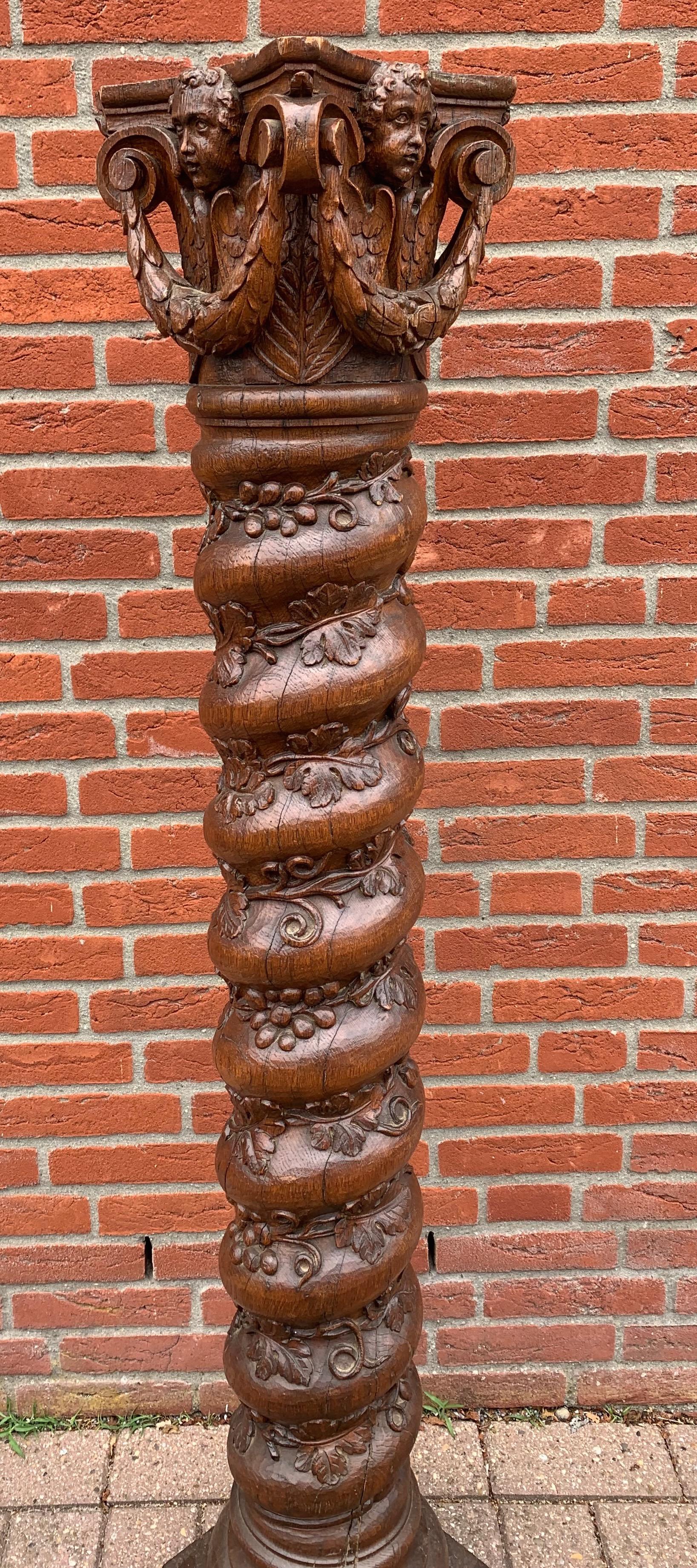 Siglo XVIII Impresionante pedestal de exhibición barroco de roble tallado a mano Soporte de escultura Renacimiento barroco en venta
