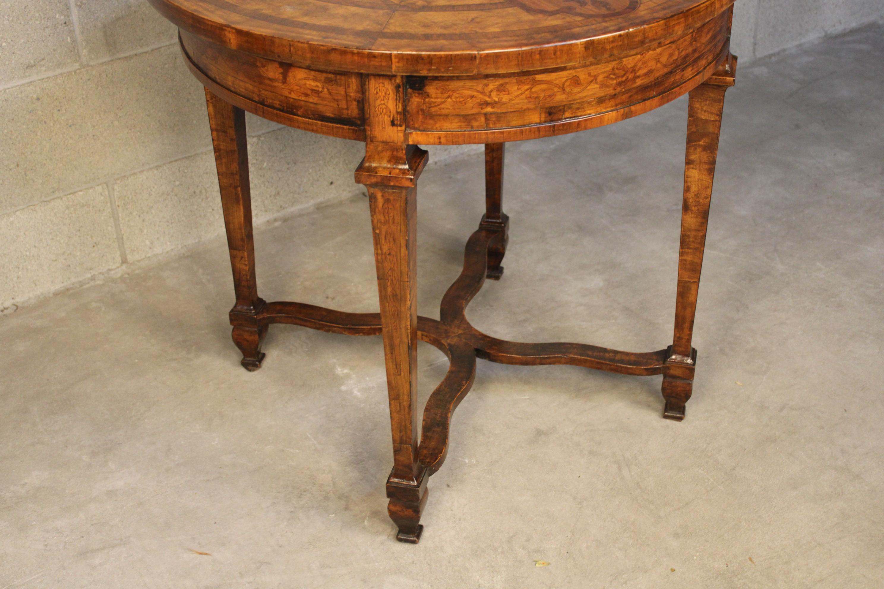 Inlay 18th Century Louis XVI Marquetry round Center Table 