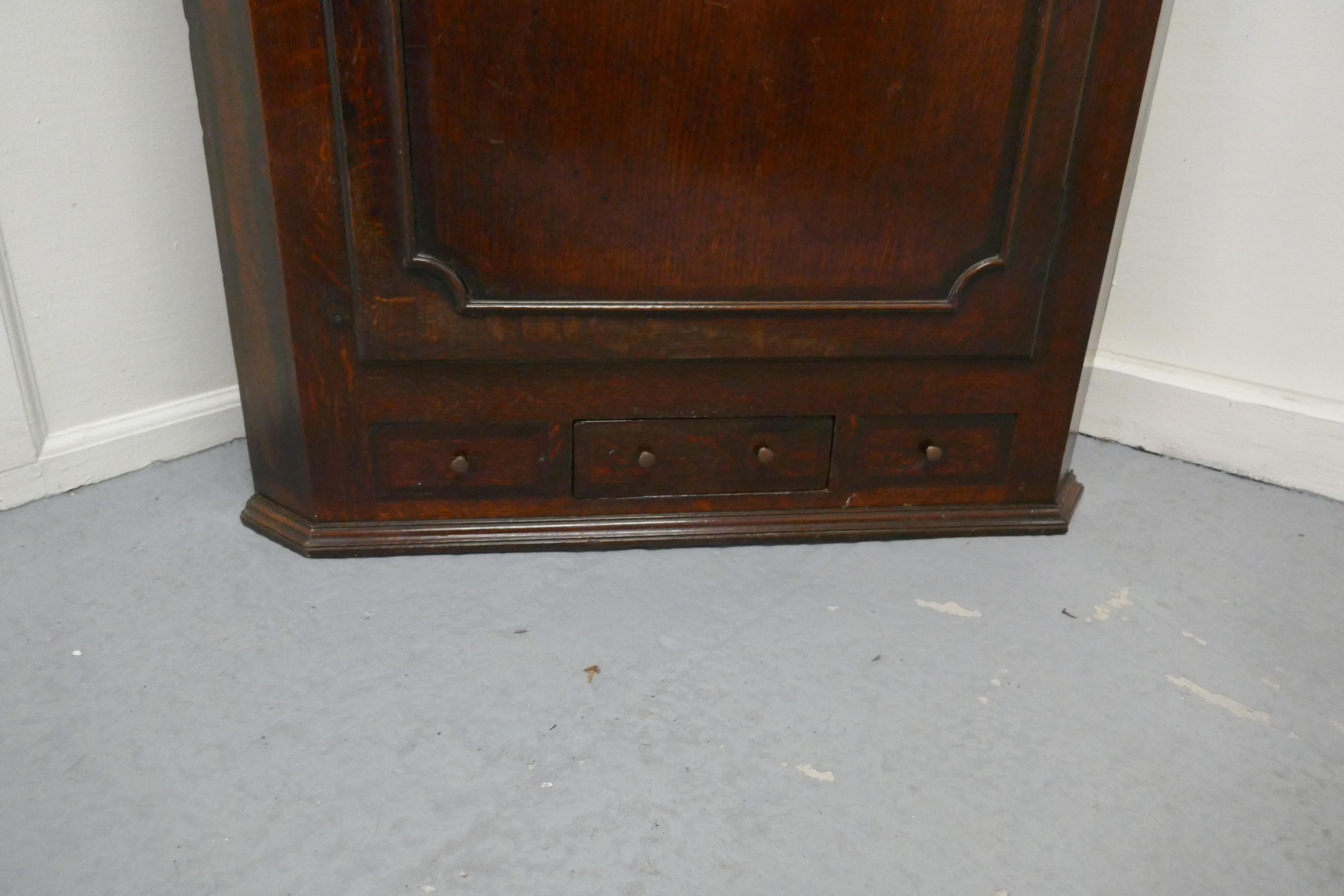 18th Century Inlaid Country Oak Corner Cupboard In Good Condition For Sale In Chillerton, Isle of Wight