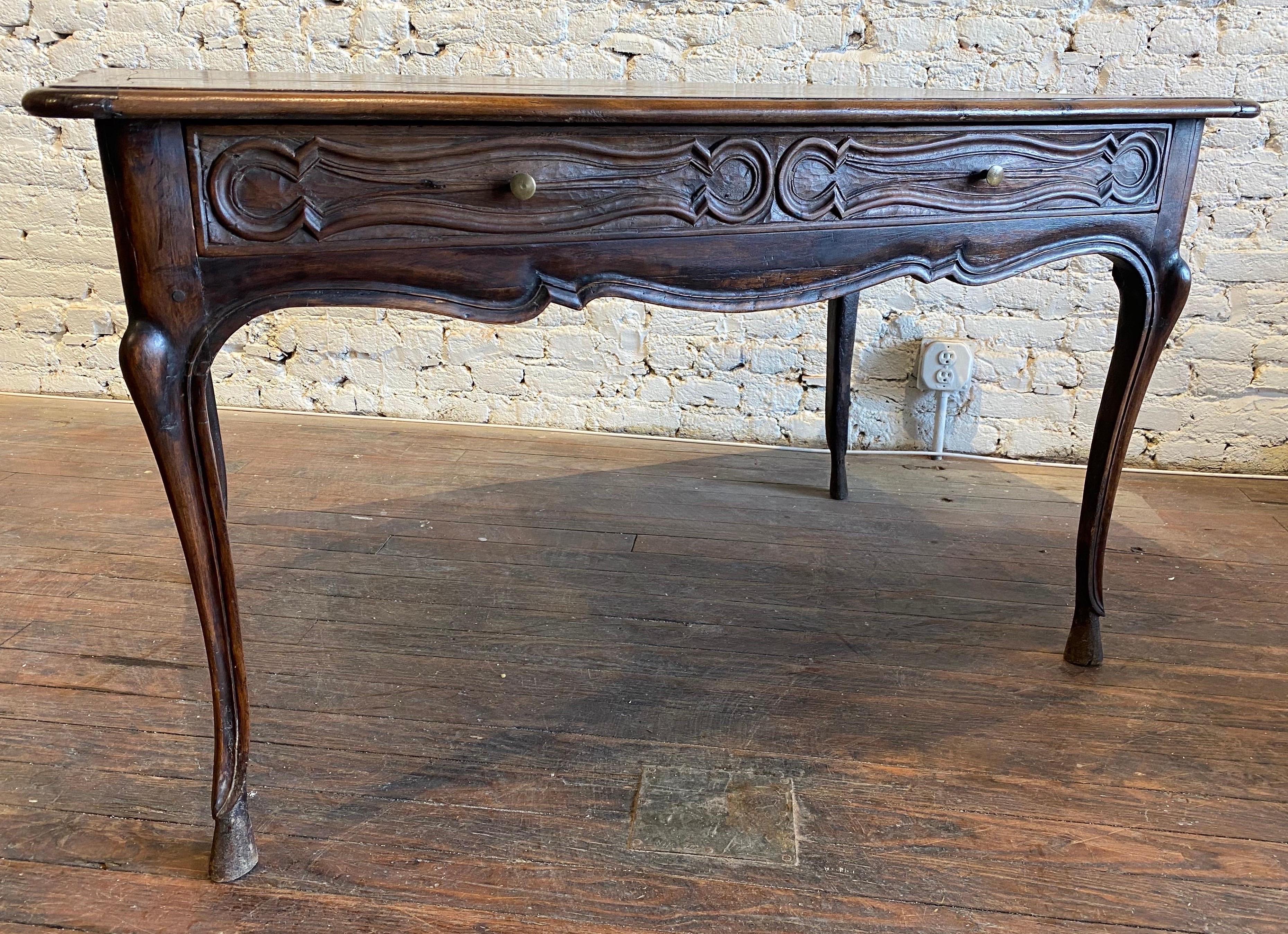 18th Century Inlaid French Walnut Hoof Foot Single Drawer Table or Desk In Good Condition For Sale In Charleston, SC