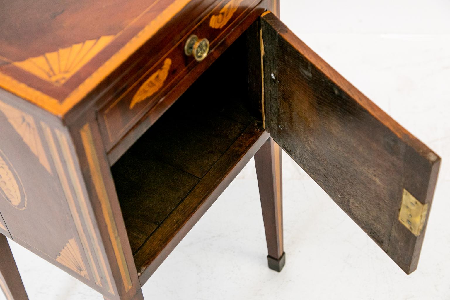 Boxwood 18th Century Inlaid Hepplewhite One-Drawer Commode For Sale