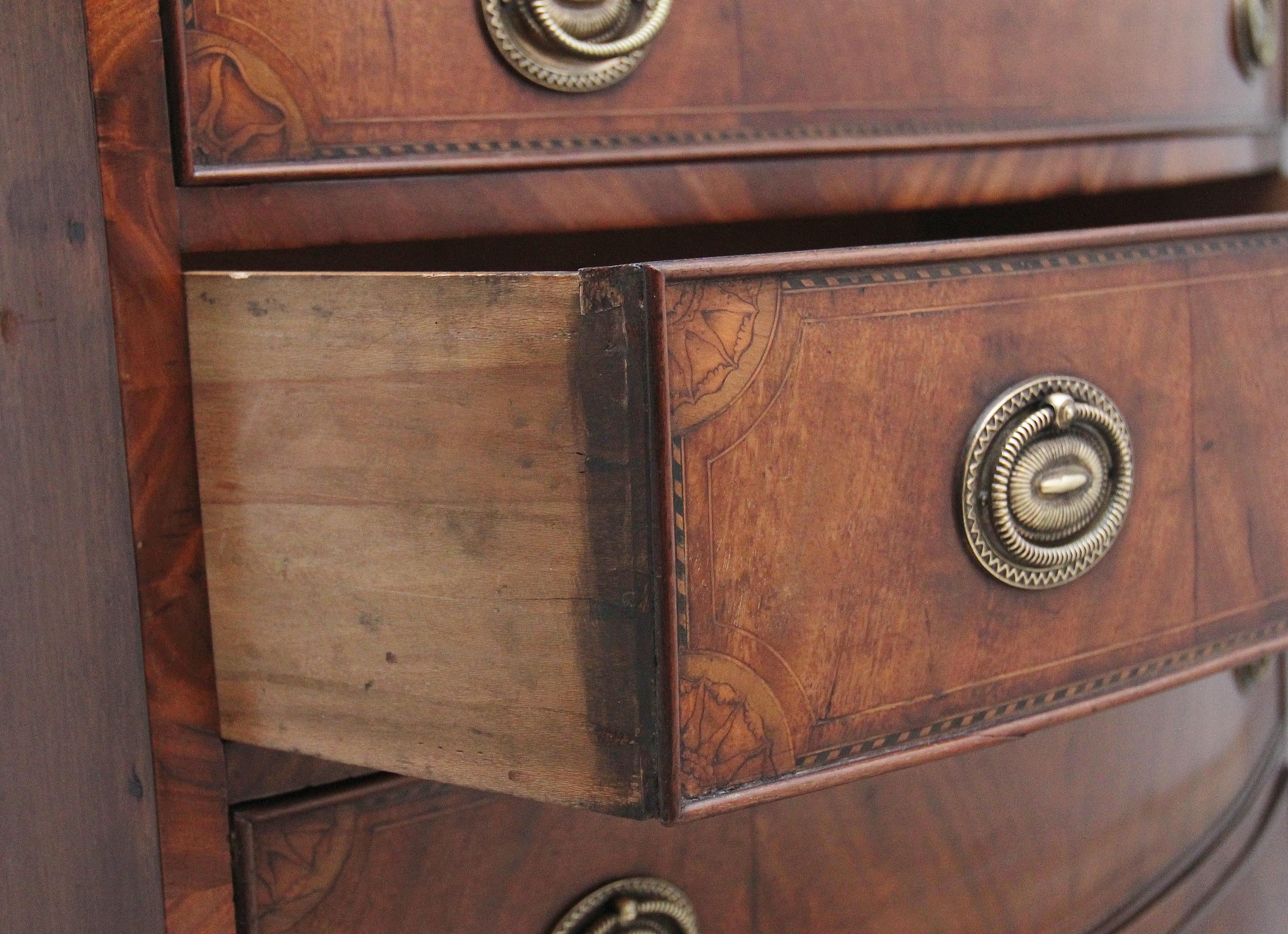 18th Century inlaid mahogany chest In Good Condition For Sale In Martlesham, GB
