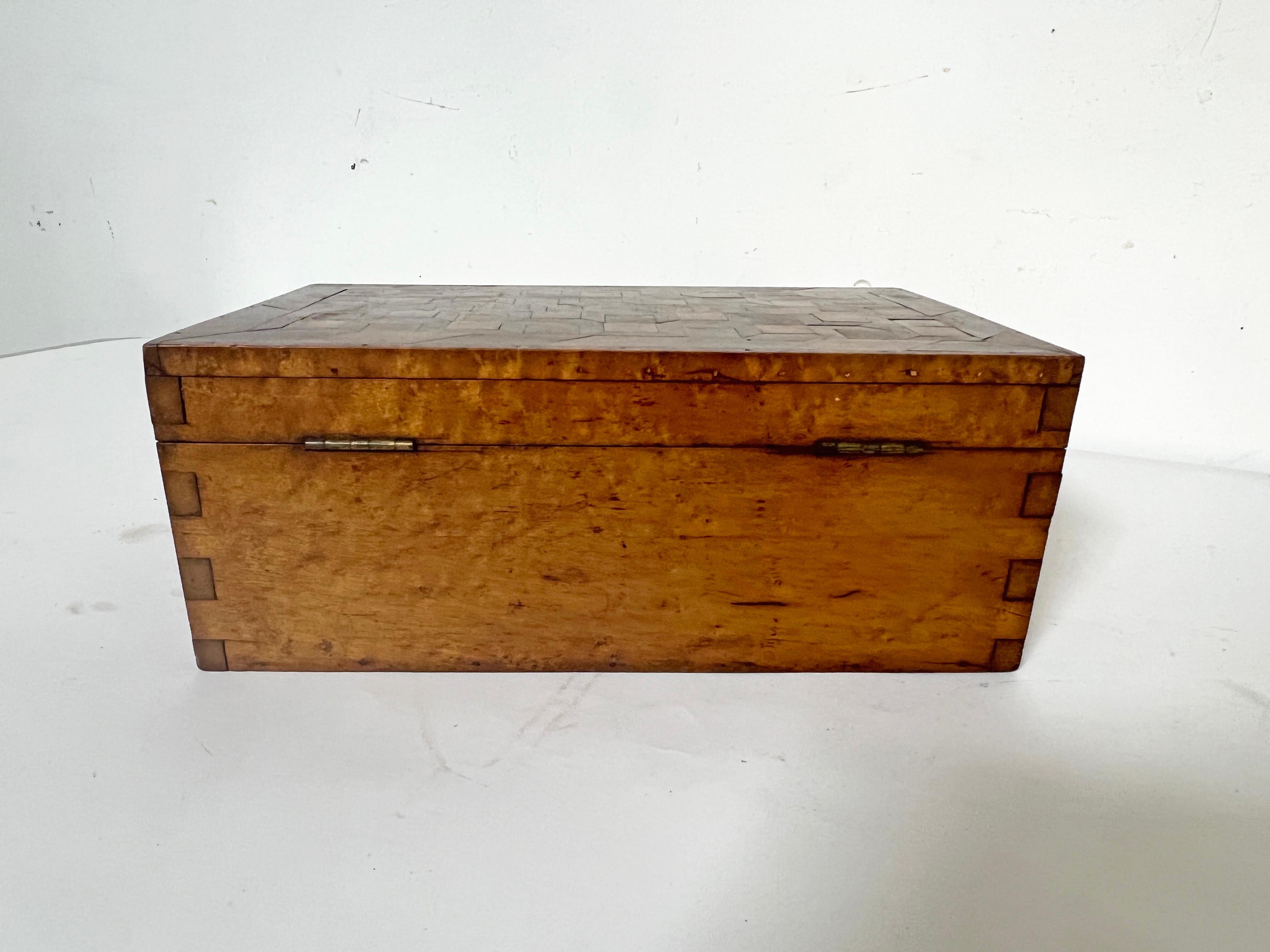 18th Century Inlaid Marquetry Document Box For Sale 5