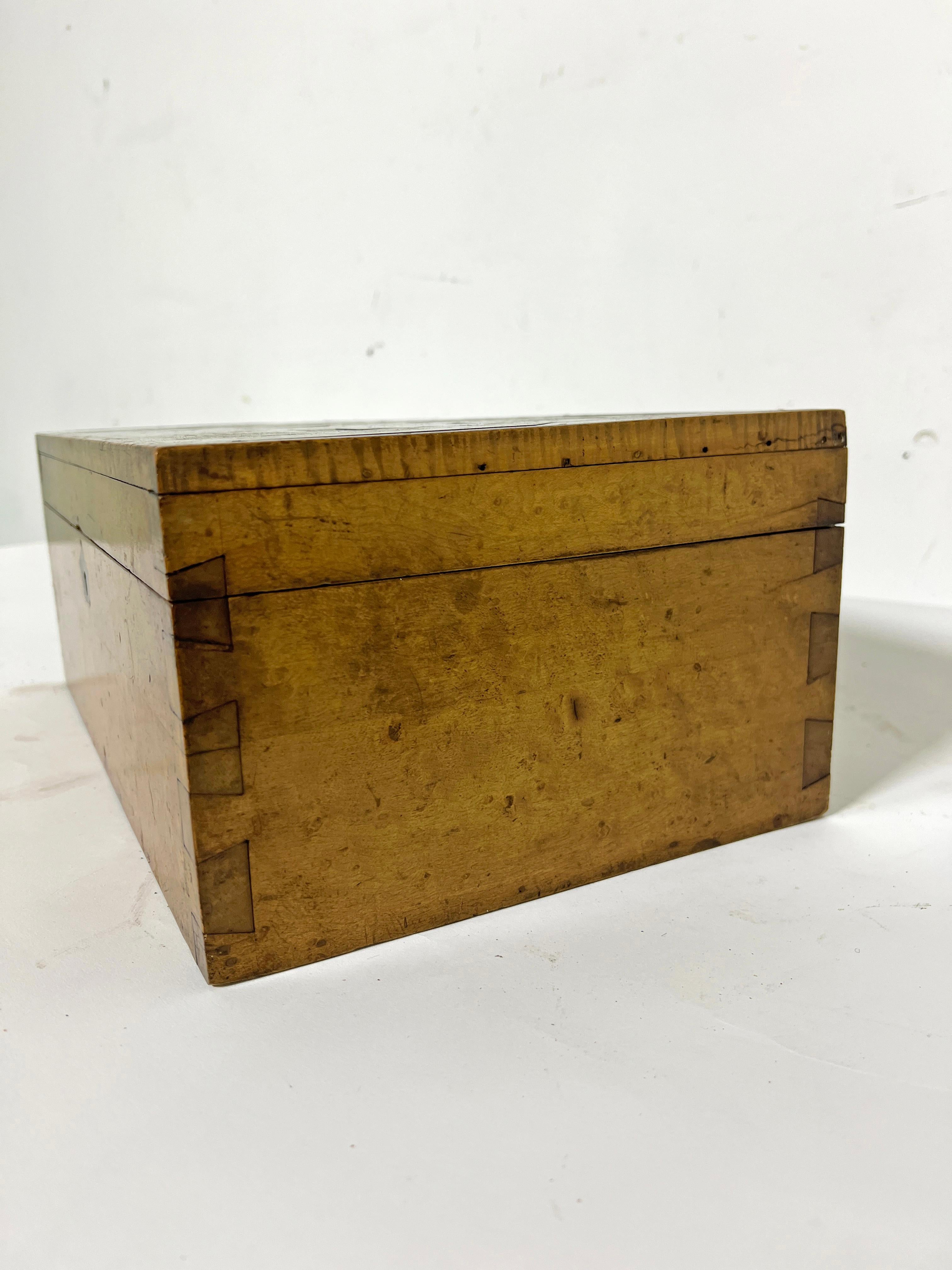 18th Century Inlaid Marquetry Document Box For Sale 2