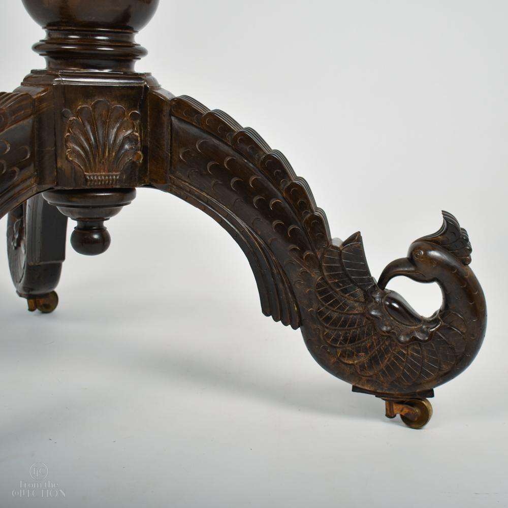 Runder Sockeltisch mit Intarsien und Klappplatte aus dem 18. Jahrhundert im Zustand „Gut“ im Angebot in Lincoln, GB