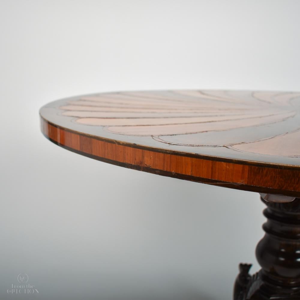 Runder Sockeltisch mit Intarsien und Klappplatte aus dem 18. Jahrhundert im Angebot 2