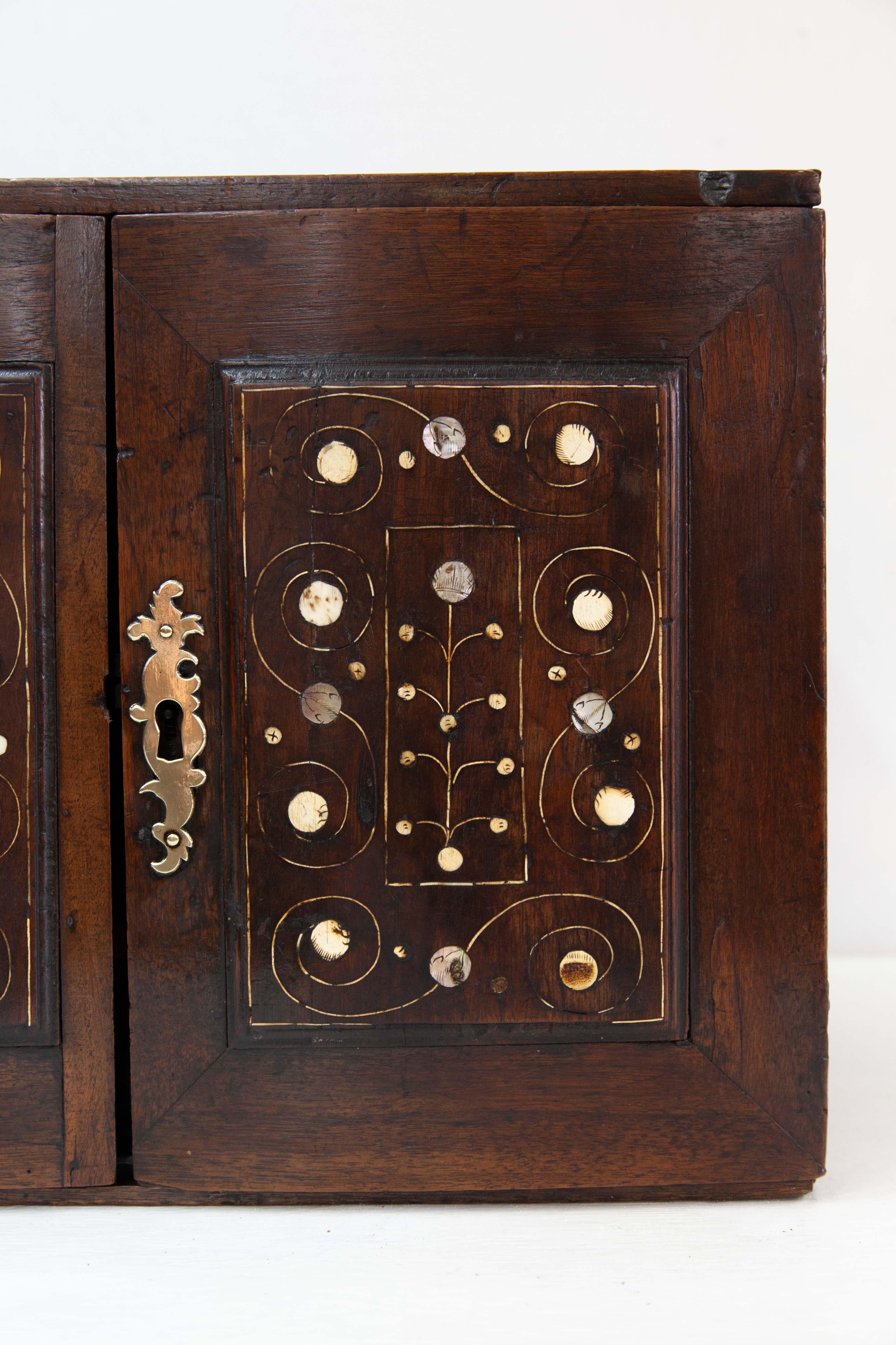 English 18th Century Inlaid Walnut Fitted Cabinet For Sale