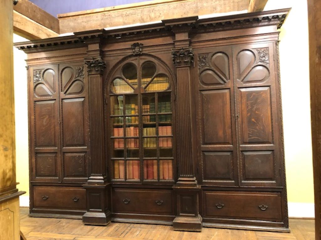 An absolutely magnificent, rare mid 18th century Irish architectural oak bookcase, as illustrated in “Oak Furniture the British Tradition” written by Victor Chinnery, this bookcase was once on loan to Leeds Castle, Kent, England.

The oak Irish