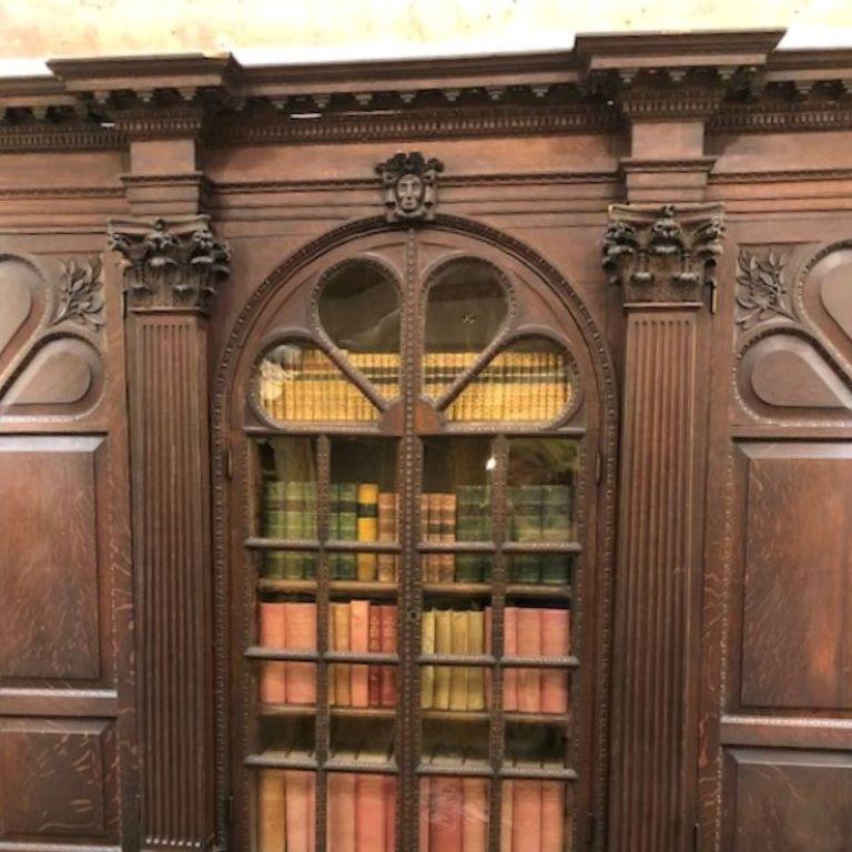 18th Century Irish Architectural Oak Bookcase In Good Condition For Sale In Ross-on-Wye, Herefordshire