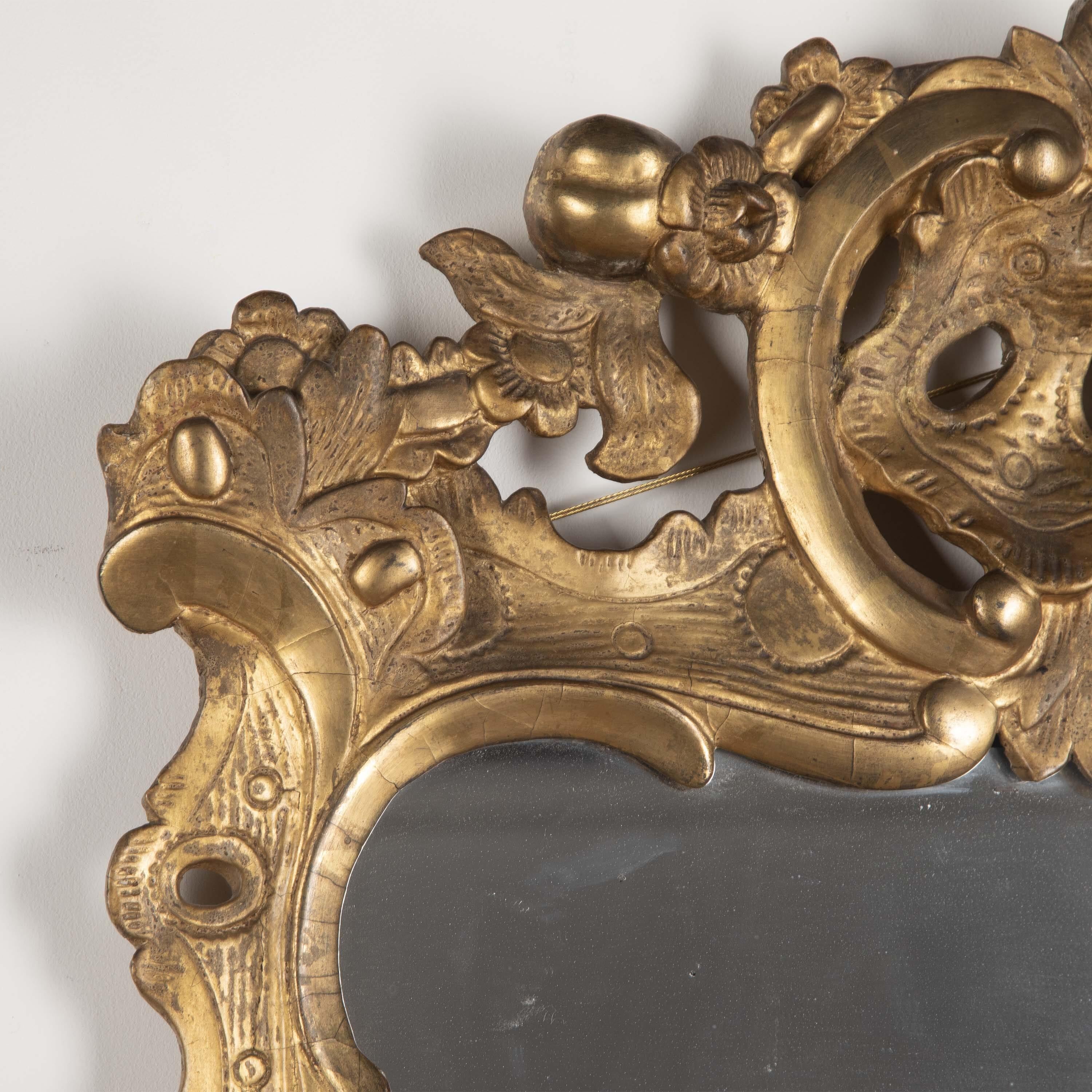 Mid-17th Century 18th Century Irish Carved Giltwood Mirror For Sale