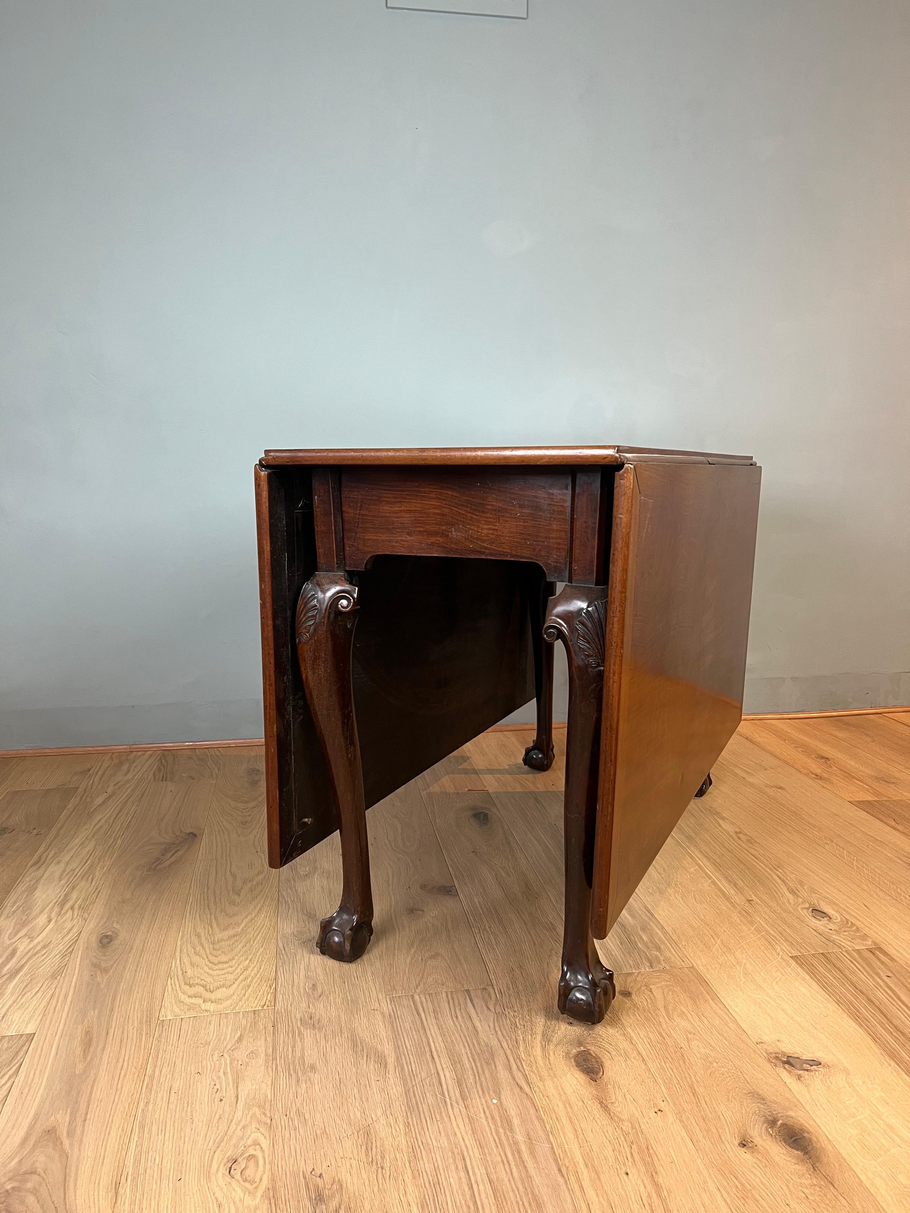 Chippendale 18th Century Irish Cuban Mahogany Gate-Leg Dining Room Table