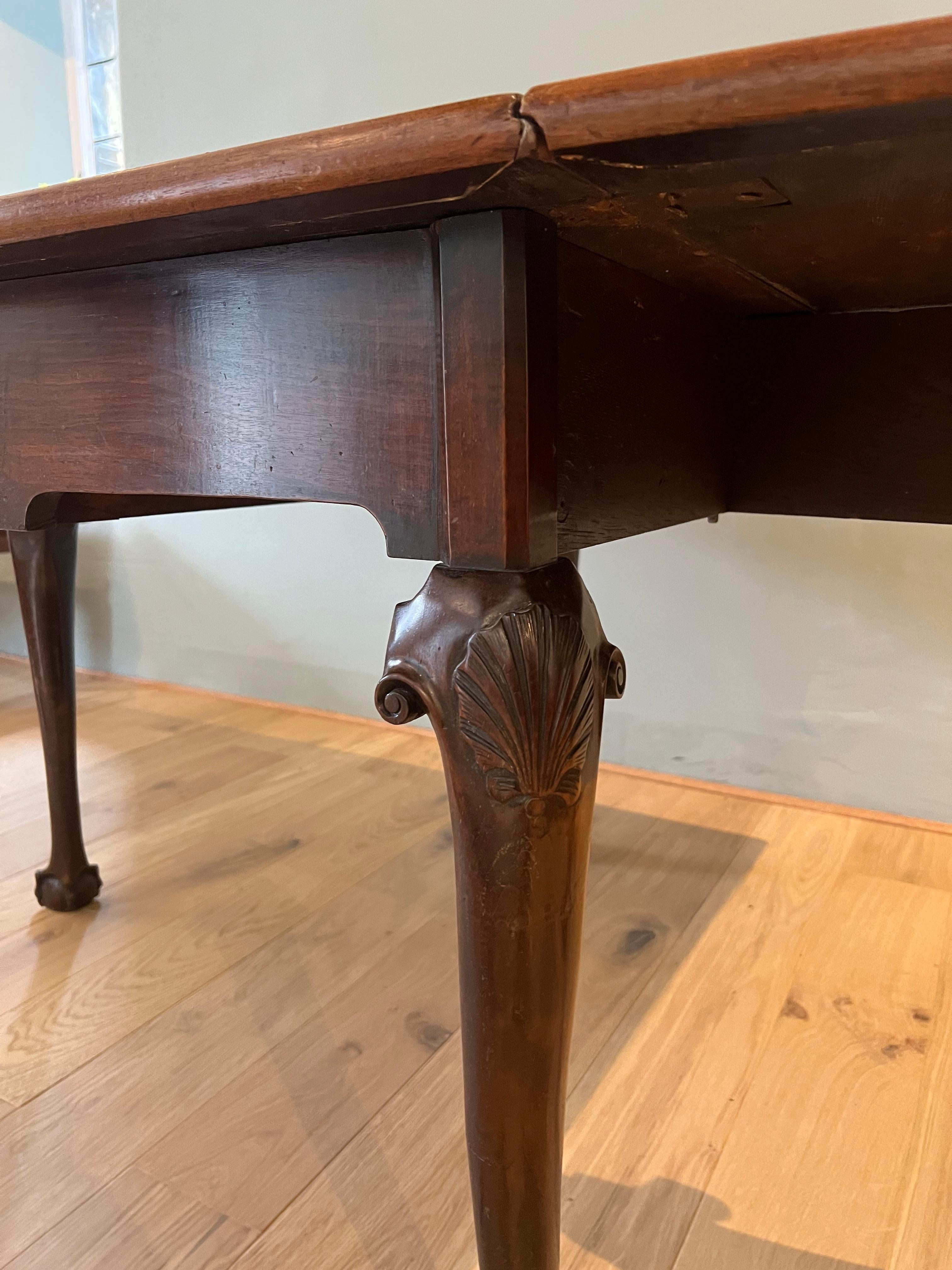 18th Century Irish Cuban Mahogany Gate-Leg Dining Room Table In Good Condition In Sherborne, GB