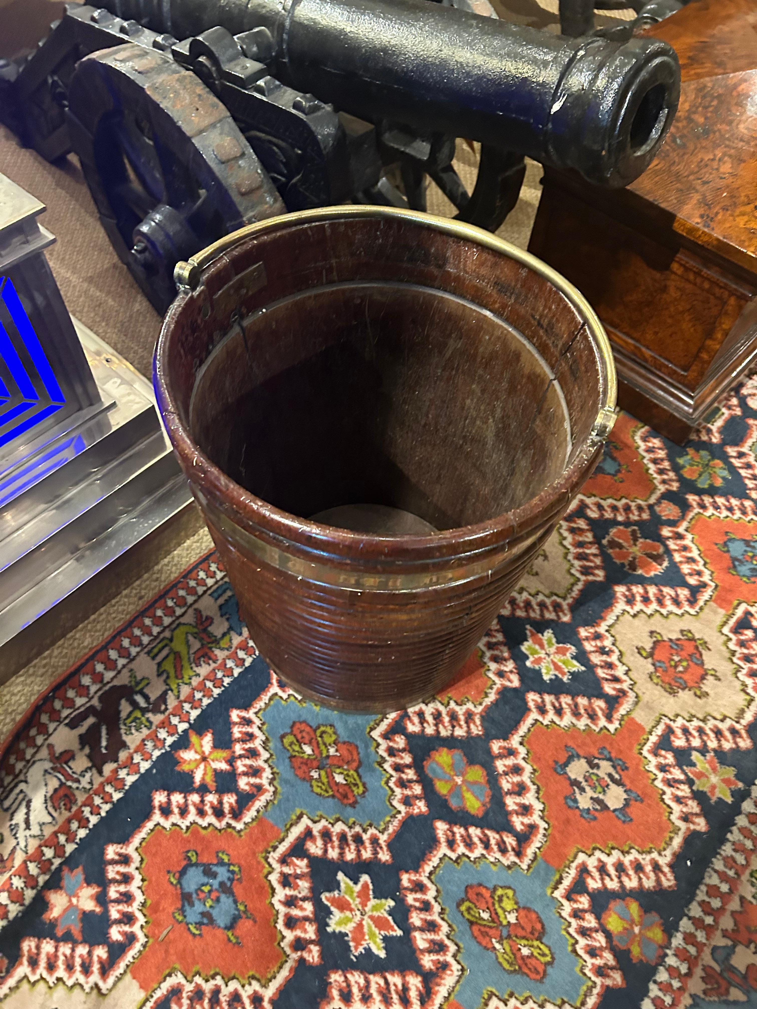 18th Century Irish George III Mahogany & Brass Bound Turf Bucket In Excellent Condition For Sale In Dublin 8, IE