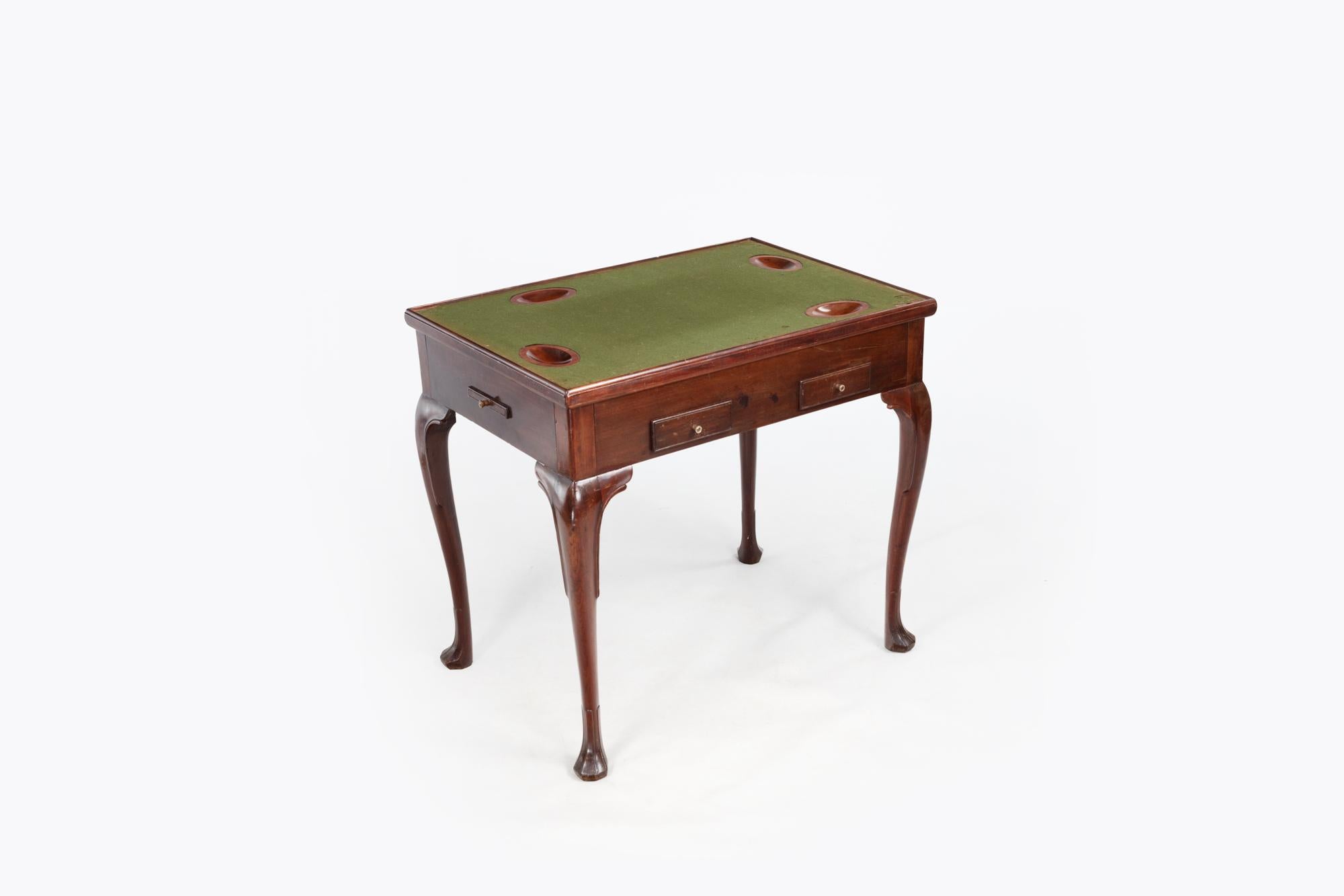 Georgien Table à jeux irlandaise en acajou géorgien du 18e siècle en vente