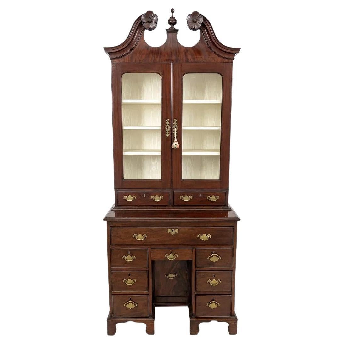 18th Century Irish Mahogany Secretaire Cabinet Attributed to Christopher Hearn For Sale