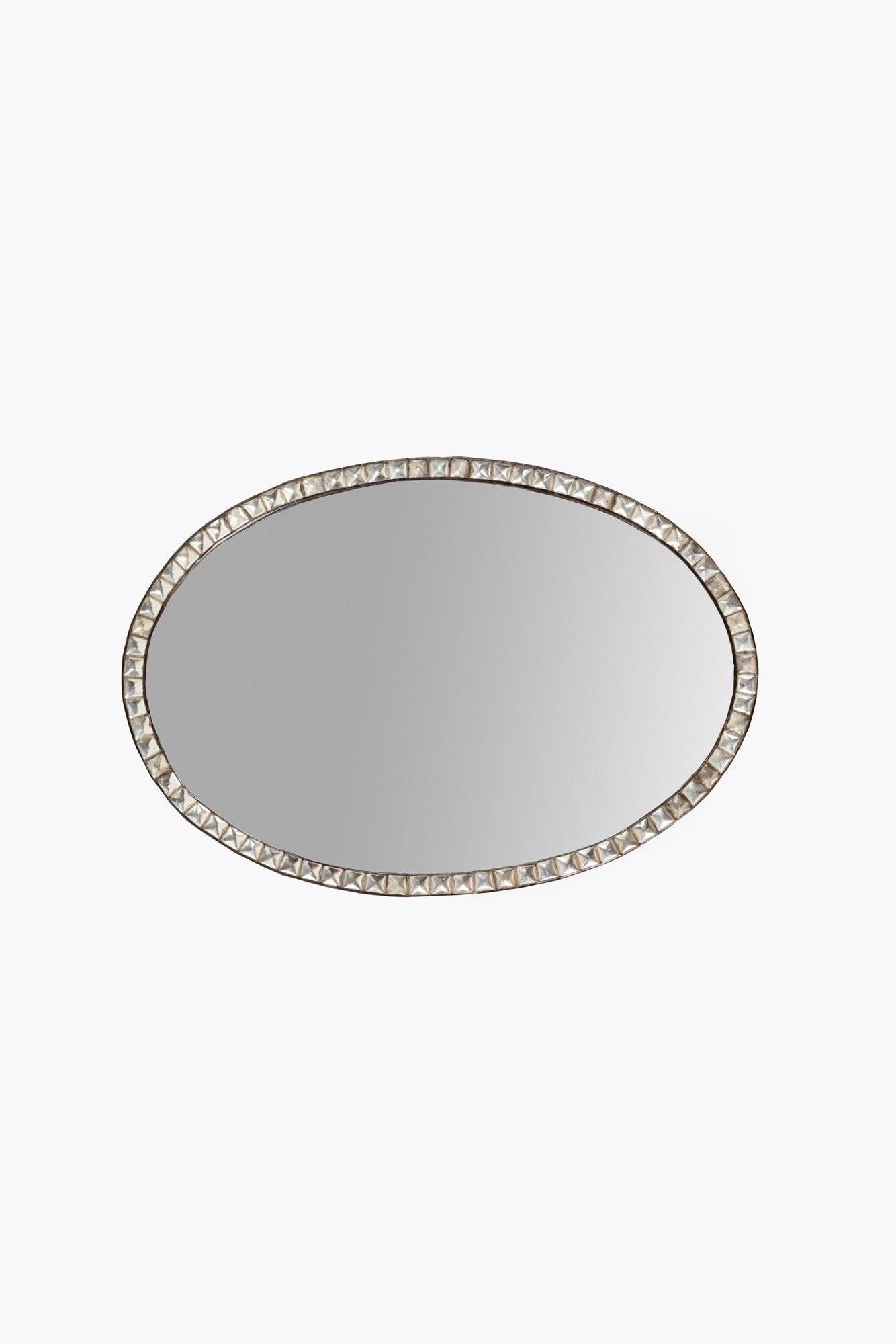 18th Century Irish Waterford mirror, the period plate of oval form set within frame of faceted clear glass studs. This beautifully emulates the Waterford style. Circa 1760.