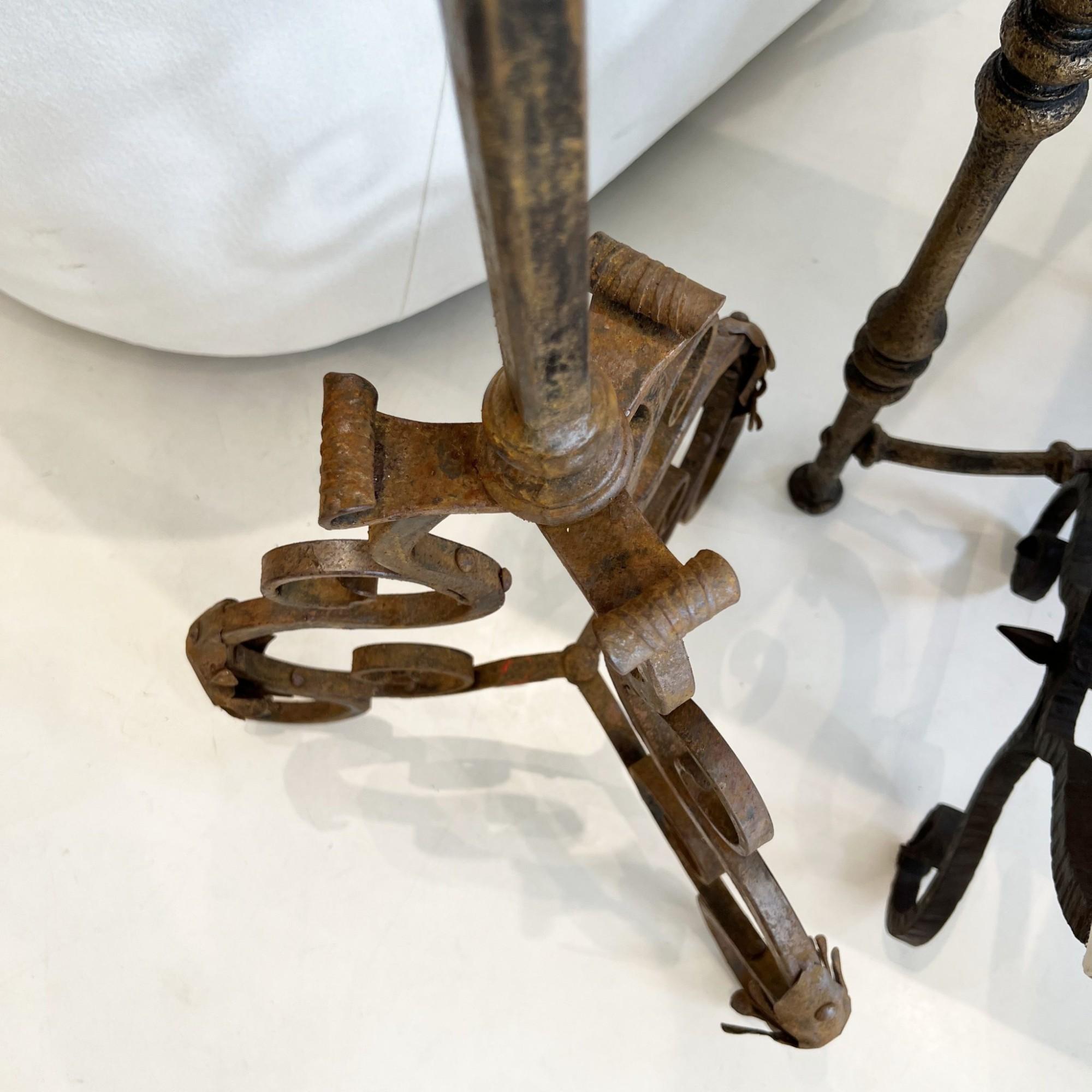 Français Torchère à 4 lumières en fer du XVIIIe siècle en vente