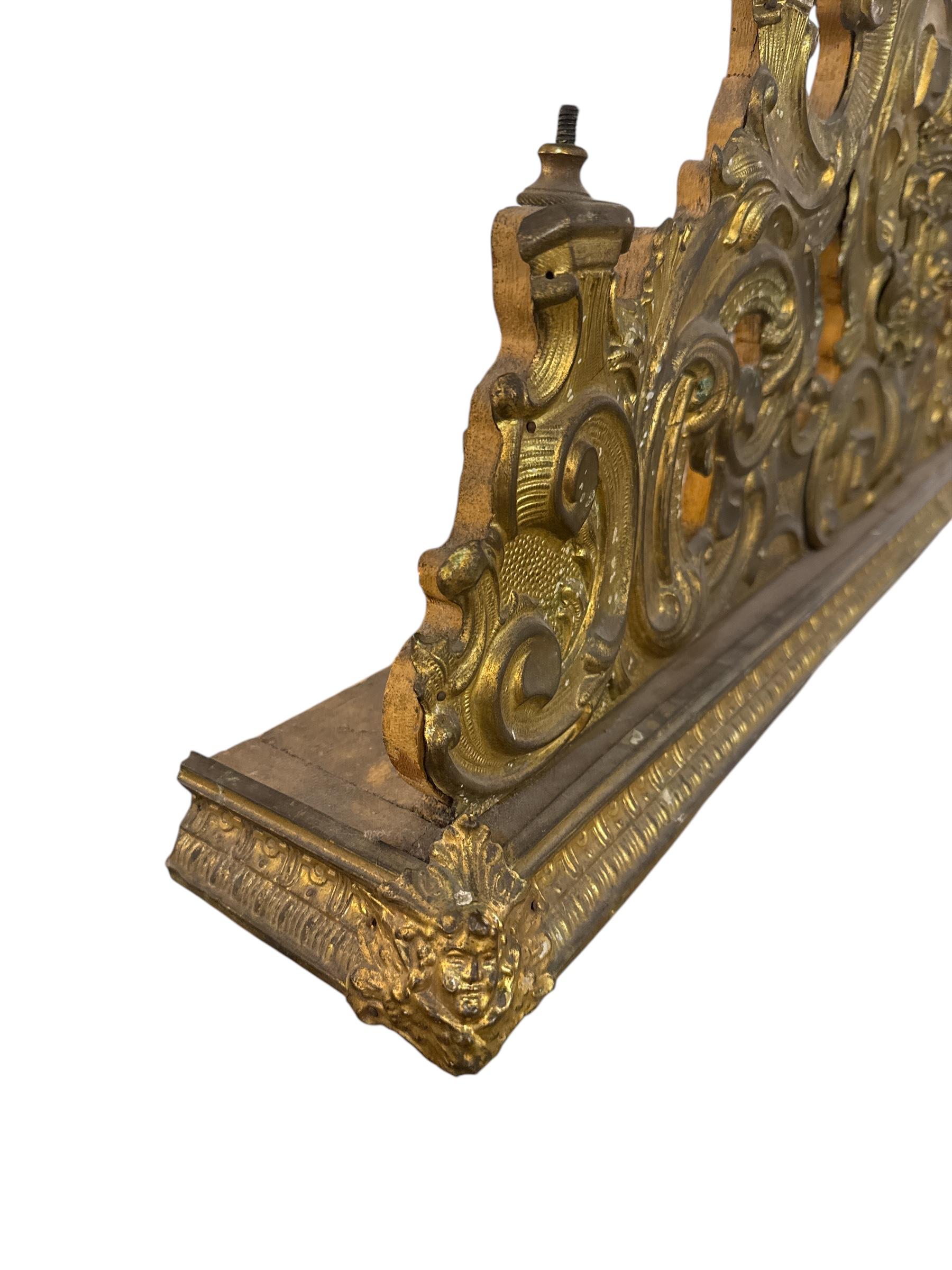 Candelabro italiano del siglo XVIII con 7 portavelas Estadounidense en venta
