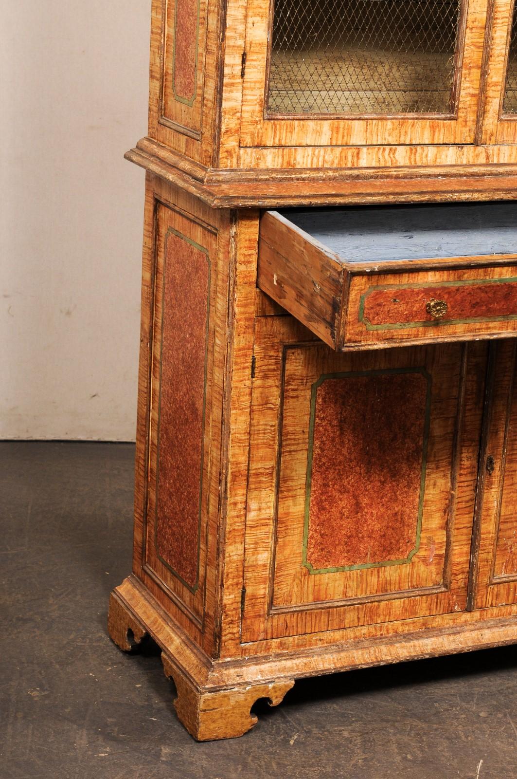 18. Jahrhundert Italienisch 7 Ft hohen Schrank w / früh malen (18. Jahrhundert und früher) im Angebot