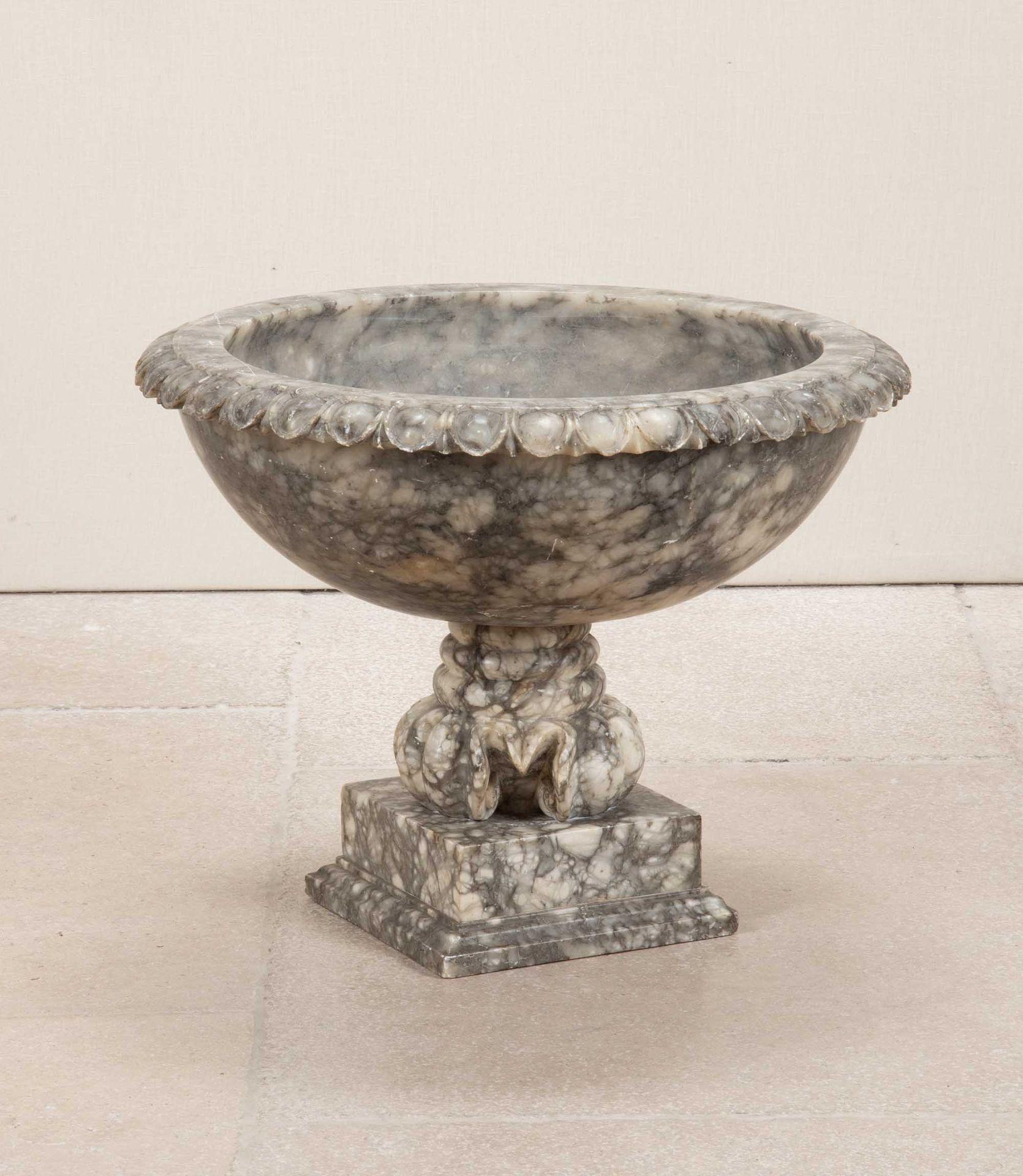 18th Century Italian Alabaster Urn For Sale 1