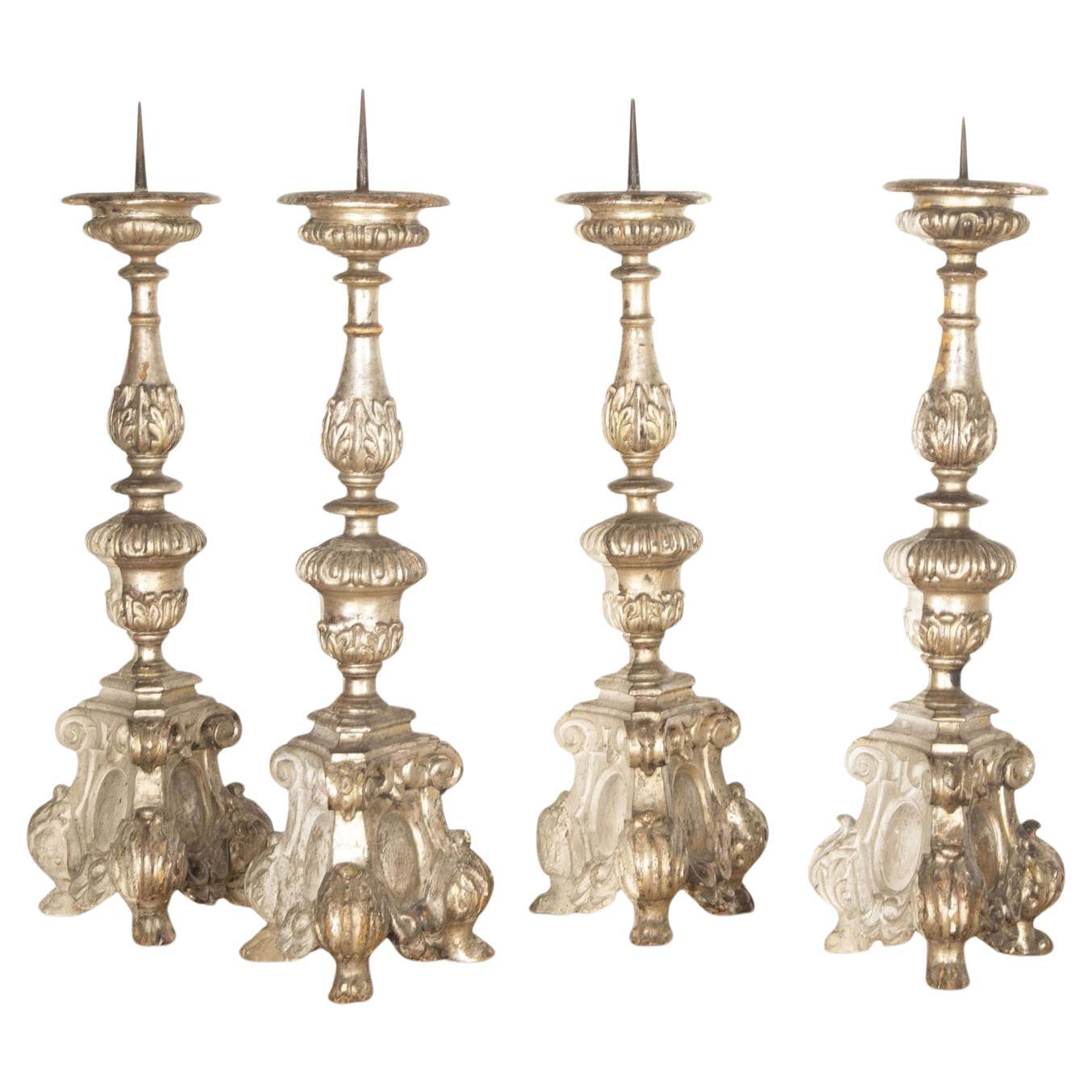 Palillos de altar italianos del siglo XVIII