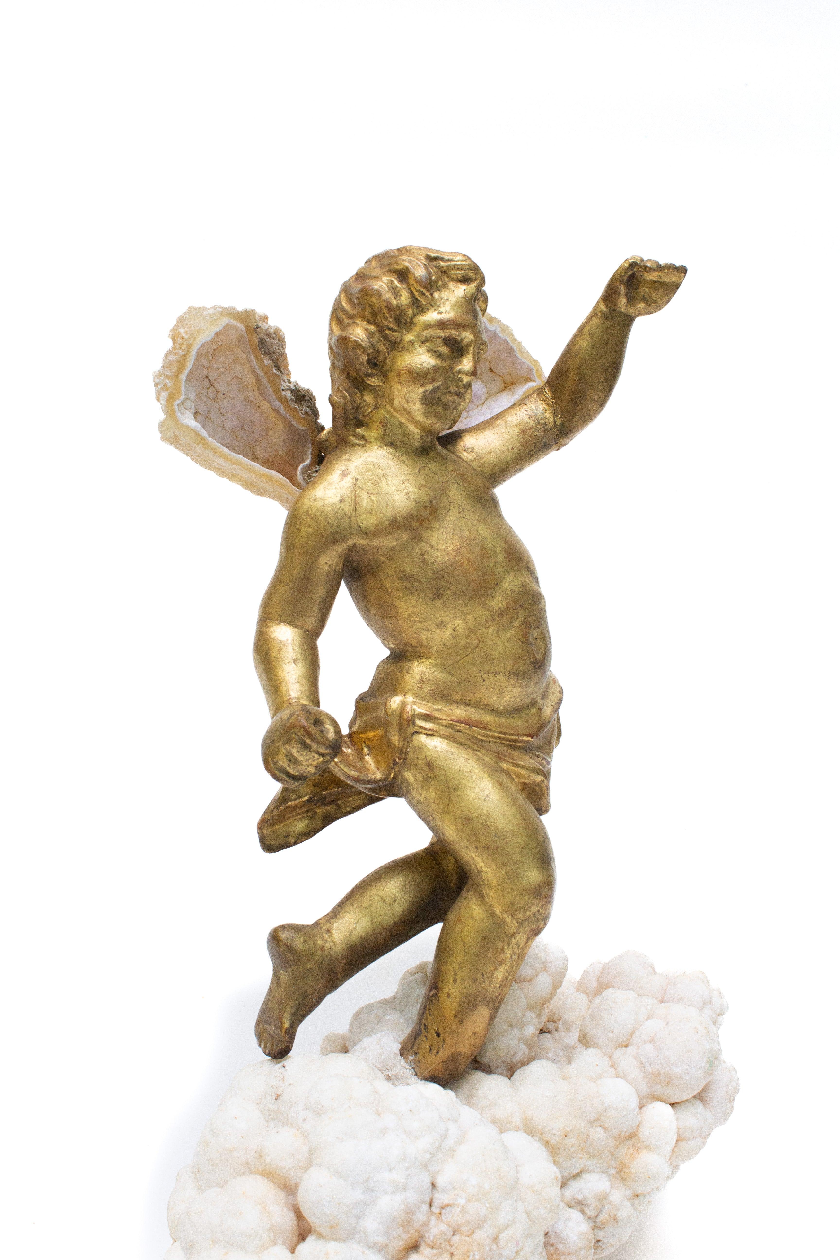 18th Century Italian Angel Mounted with Fossil Agate Coral Wings on Aragonite In Good Condition For Sale In Dublin, Dalkey