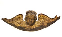 Ange mural italien du XVIIIe siècle avec cristaux d'élite et perles baroques