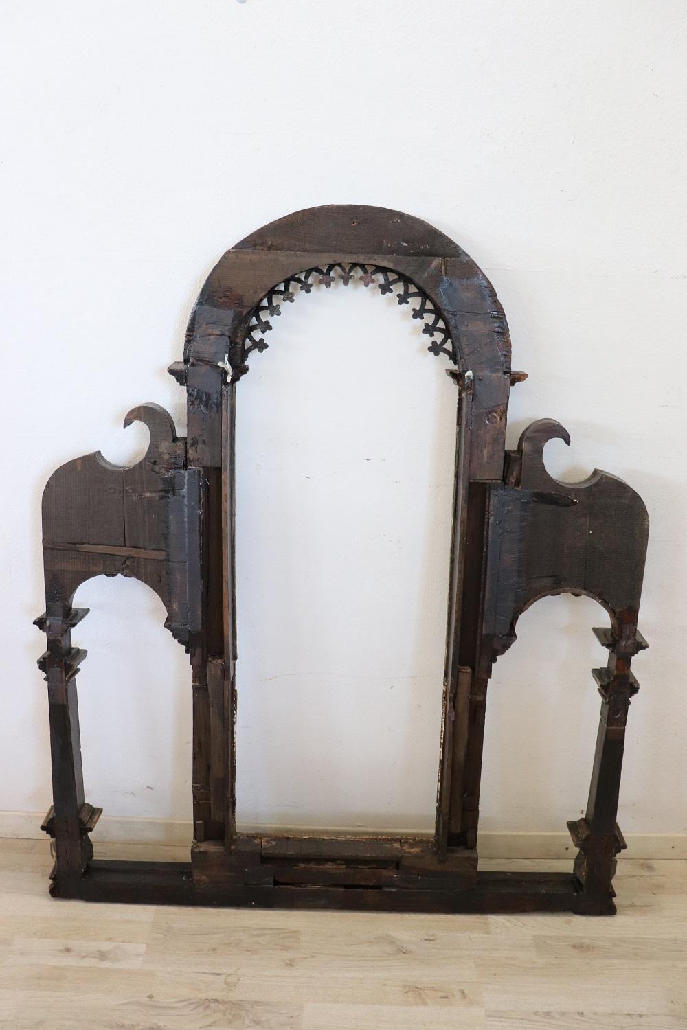 18th Century Italian Antique Hand Carved Wood Frame For Sale 5
