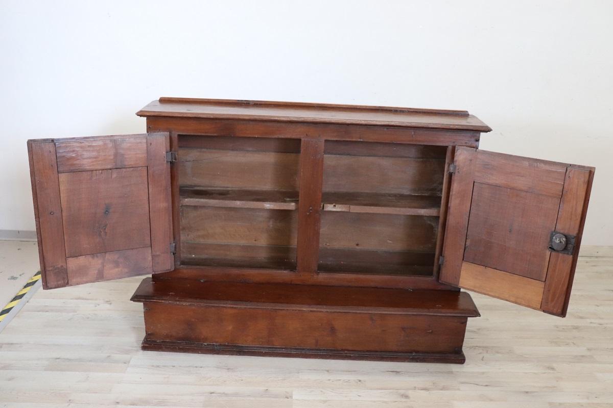 Inginocchiatoio antico italiano del XVIII secolo in legno massiccio di noce in vendita 5