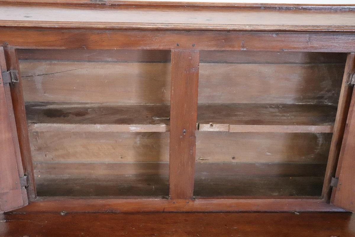 Inginocchiatoio antico italiano del XVIII secolo in legno massiccio di noce in vendita 8