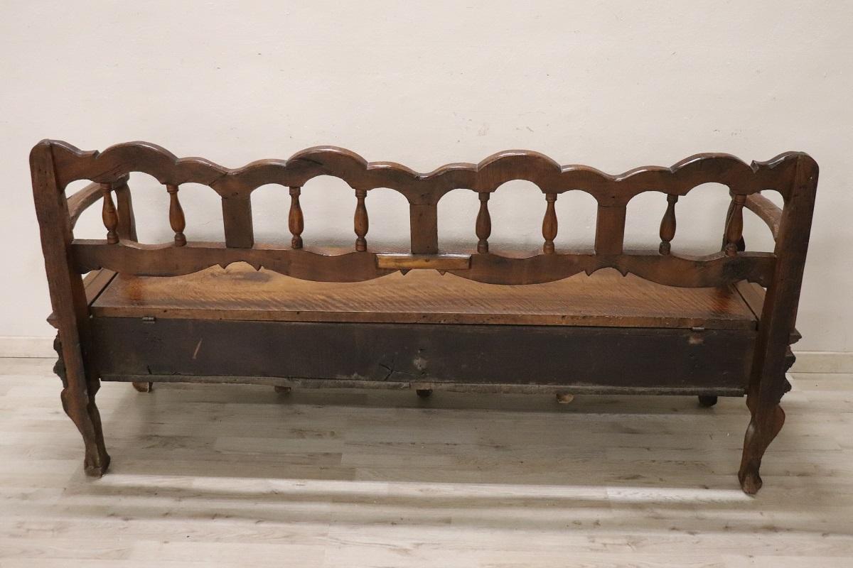 18th Century Italian Antique Louis XV Bench in Solid Walnut Wood For Sale 8