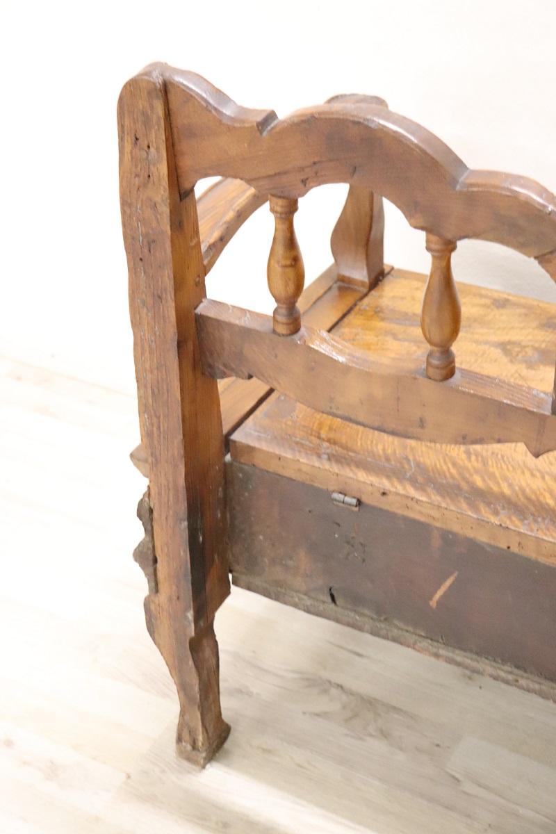 18th Century Italian Antique Louis XV Bench in Solid Walnut Wood For Sale 9