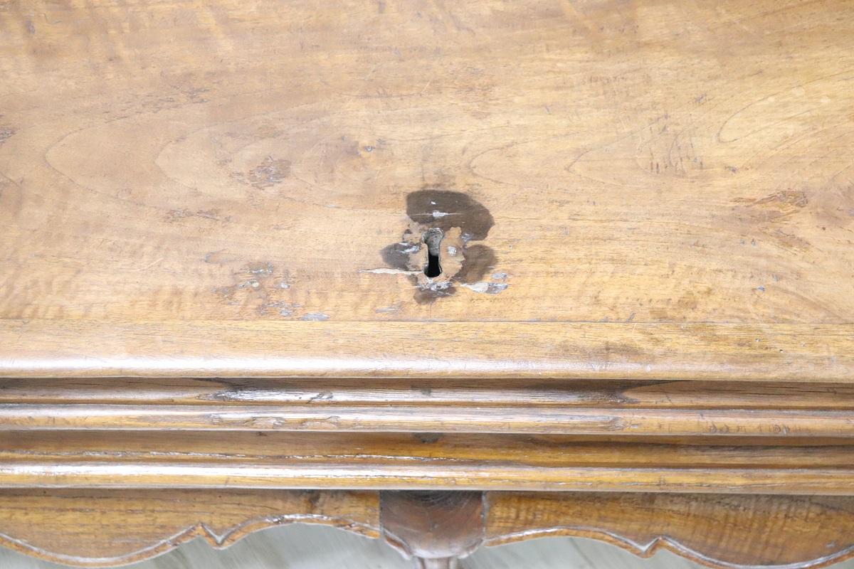 18th Century Italian Antique Louis XV Bench in Solid Walnut Wood For Sale 11