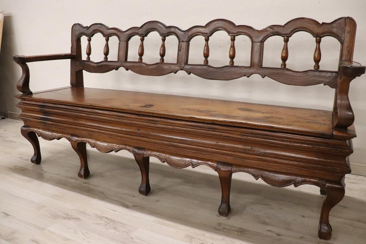 18th Century Italian Antique Louis XV Bench in Solid Walnut Wood For Sale 3