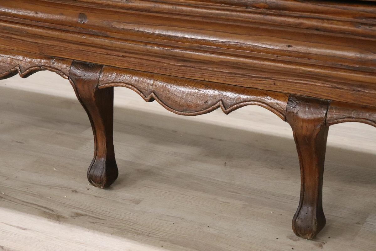 18th Century Italian Antique Louis XV Bench in Solid Walnut Wood For Sale 4
