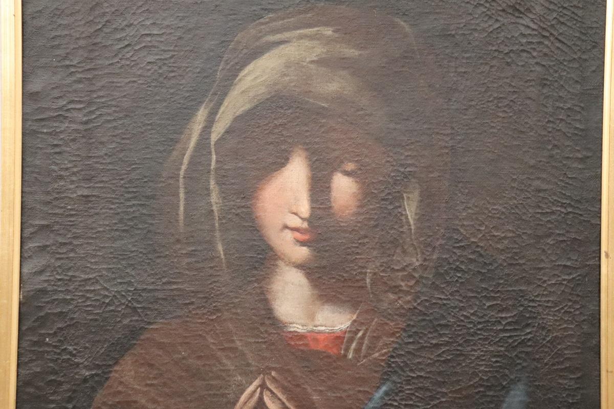 A olio Antico dipinto a olio su tela del XVIII secolo, Madonna in preghiera in vendita