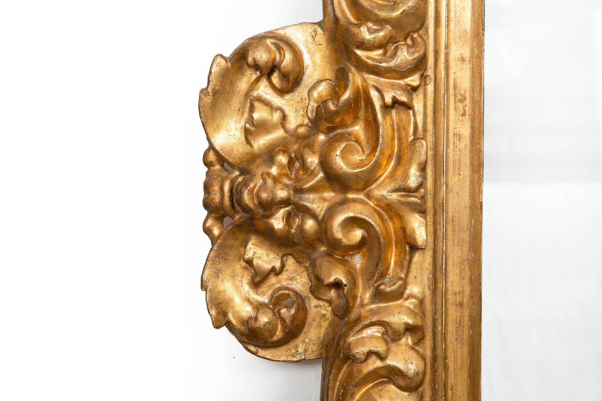 Miroir en bois doré sculpté du XVIIIe siècle, baroque italien antique État moyen - En vente à Shippensburg, PA