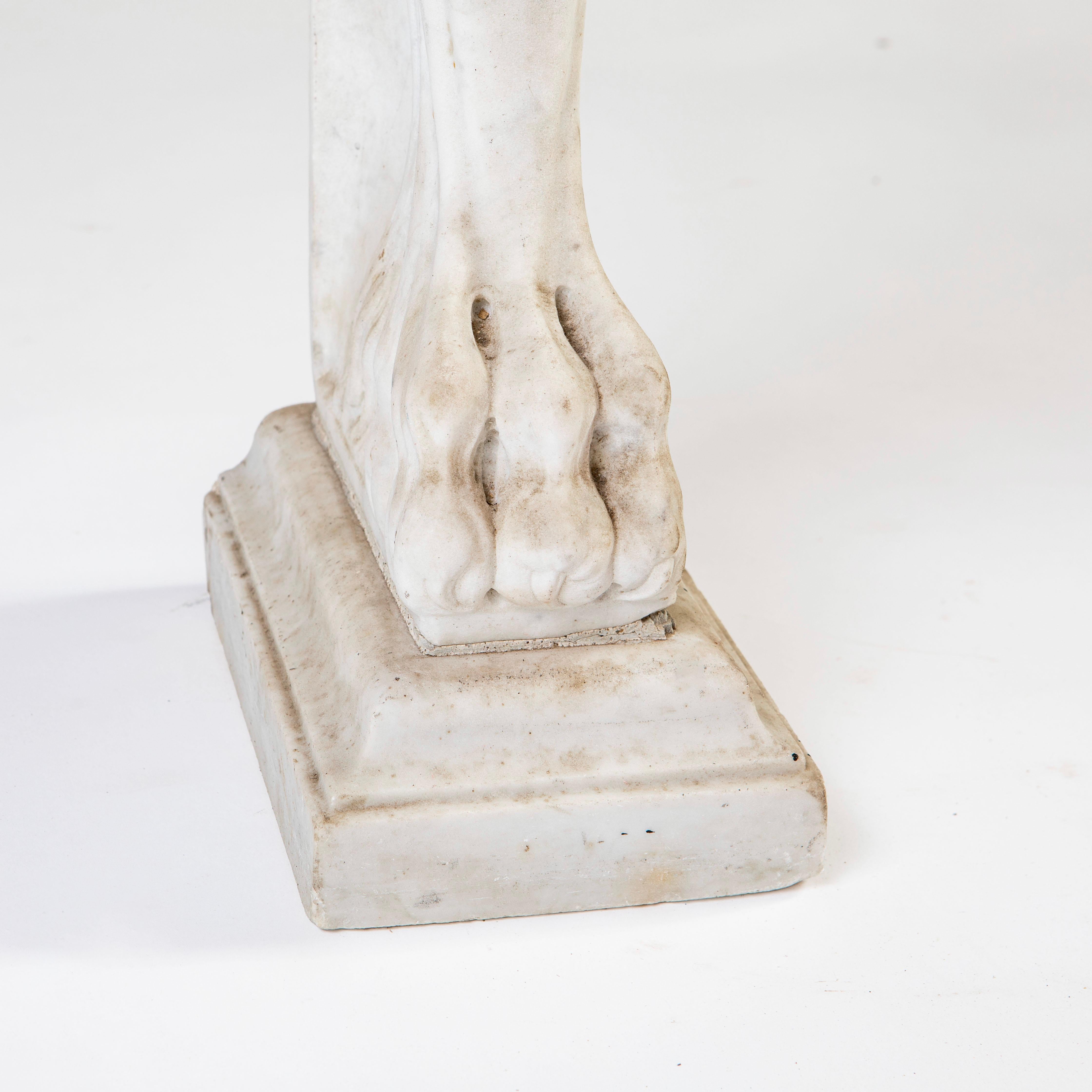 18th Century Italian Baroque Carrara Marble Basin with Sphinx Pedestal For Sale 8