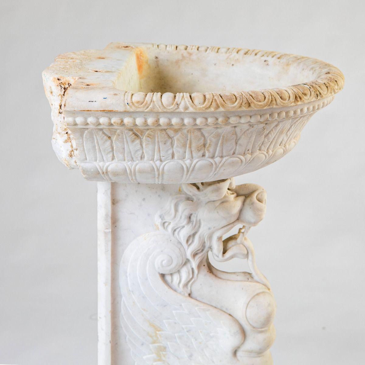 18th Century and Earlier 18th Century Italian Baroque Carrara Marble Basin with Sphinx Pedestal For Sale