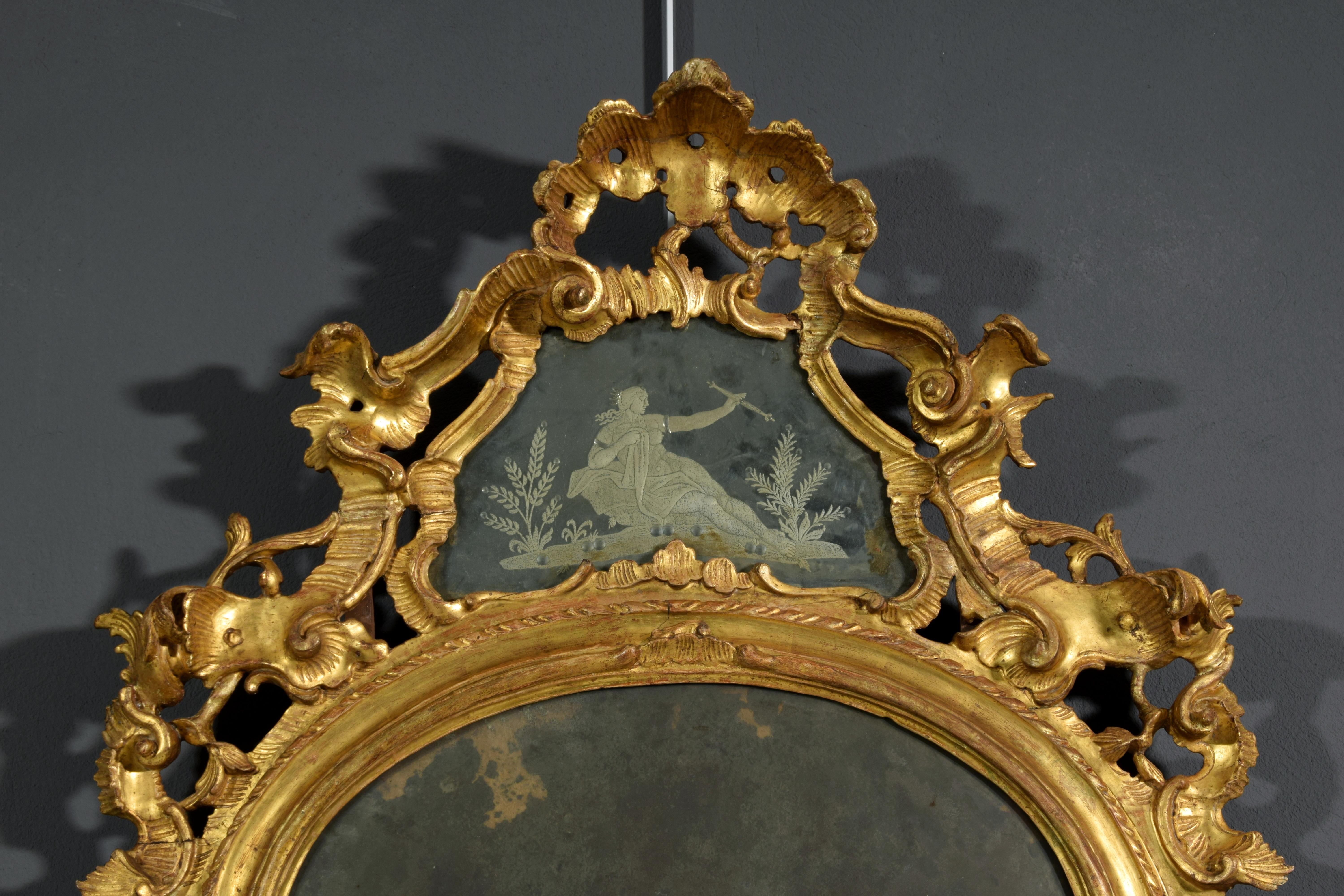 Miroir baroque italien du XVIIIe siècle en bois sculpté et doré en vente 12