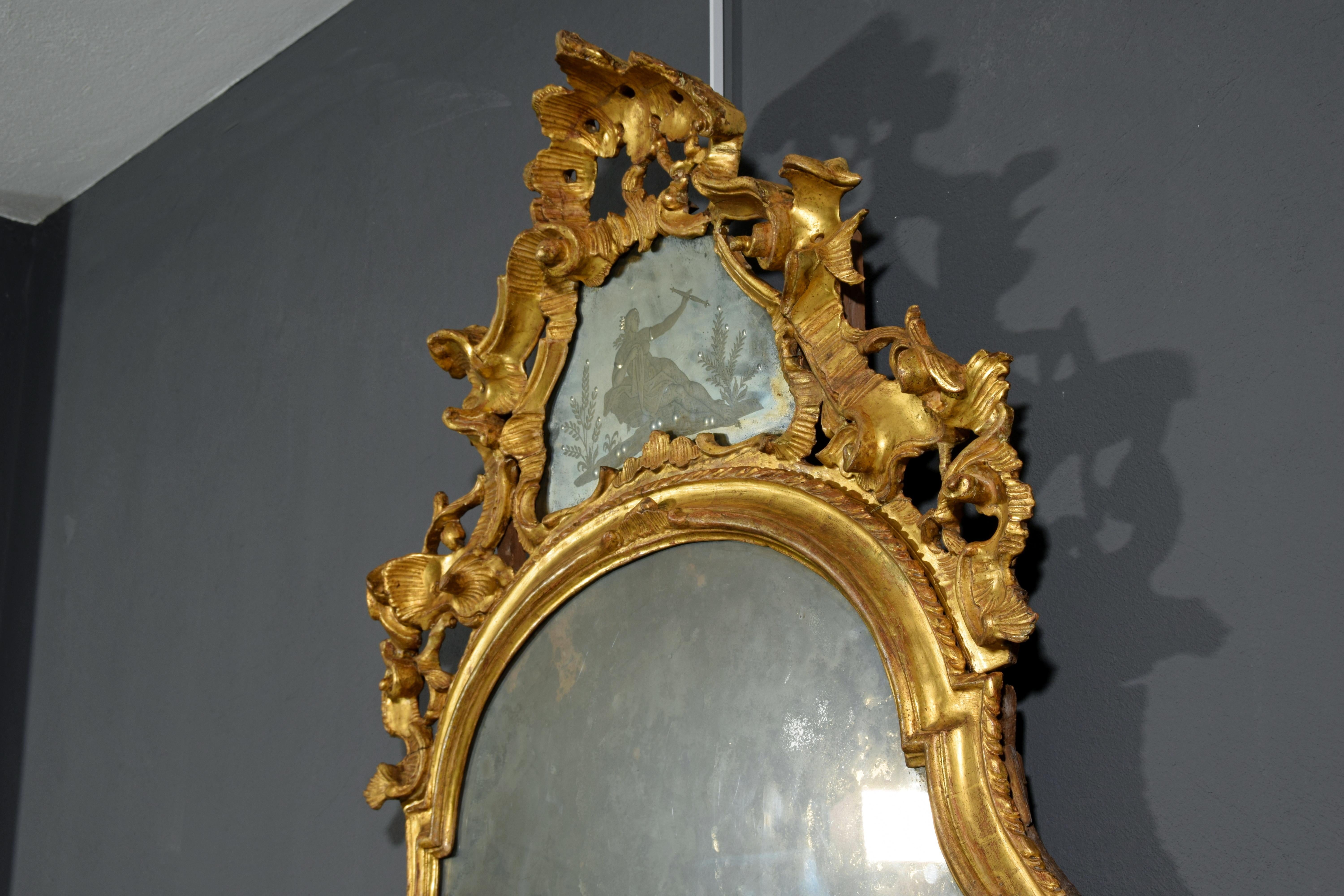 Miroir baroque italien du XVIIIe siècle en bois sculpté et doré en vente 15