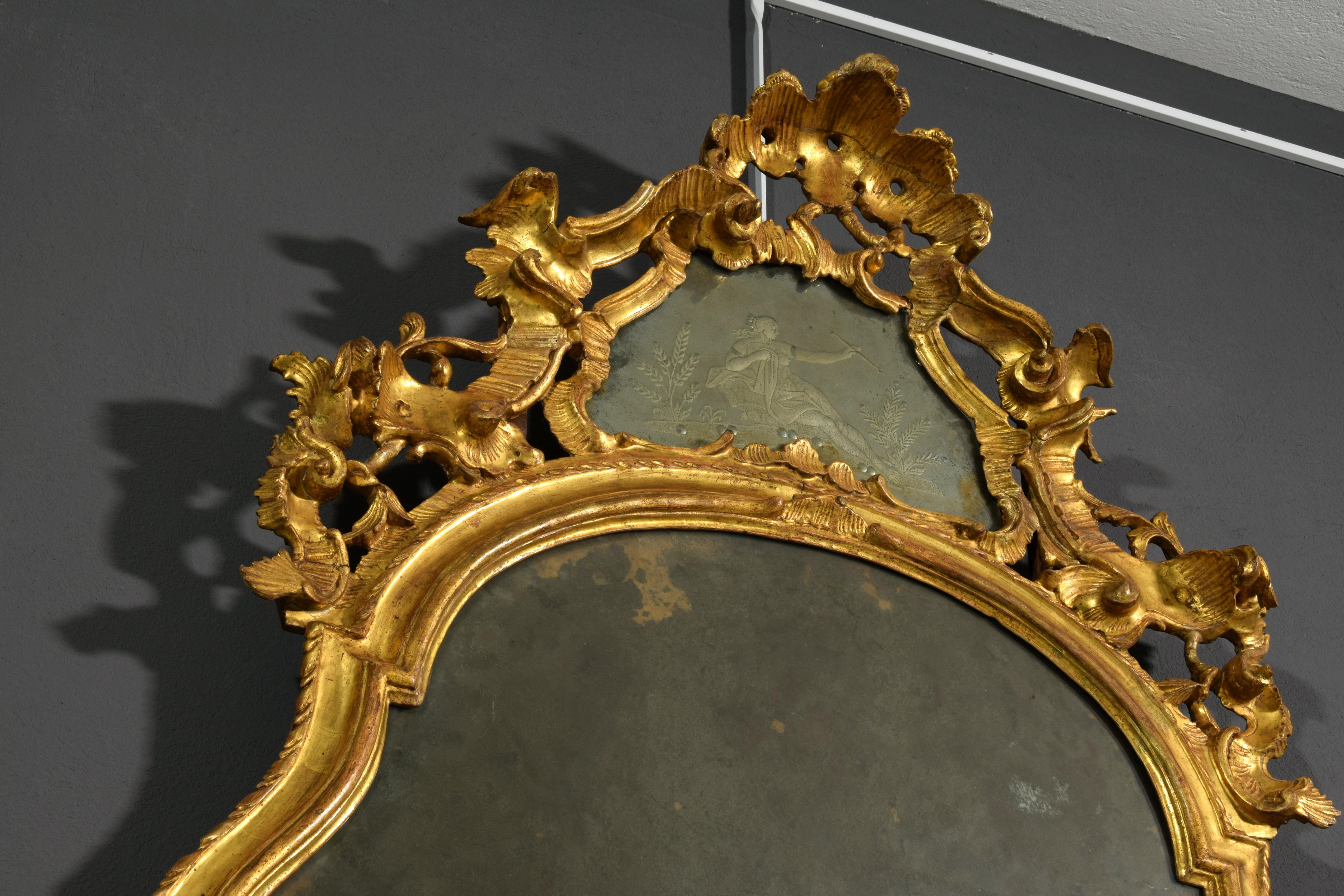 Miroir baroque italien du XVIIIe siècle en bois sculpté et doré en vente 5