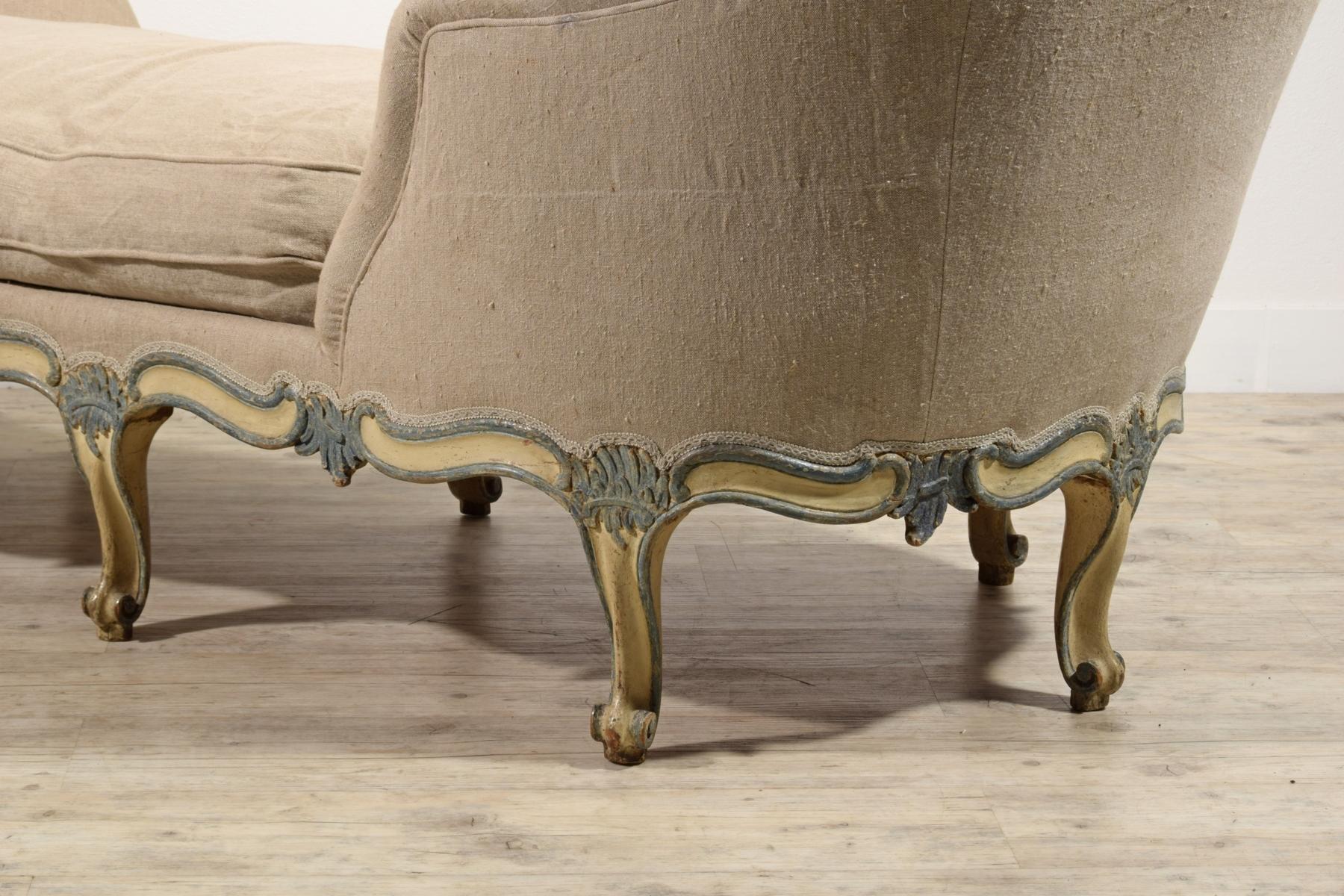 18th Century, Italian Baroque Carved and Lacquered Wood Chaise Longue  9