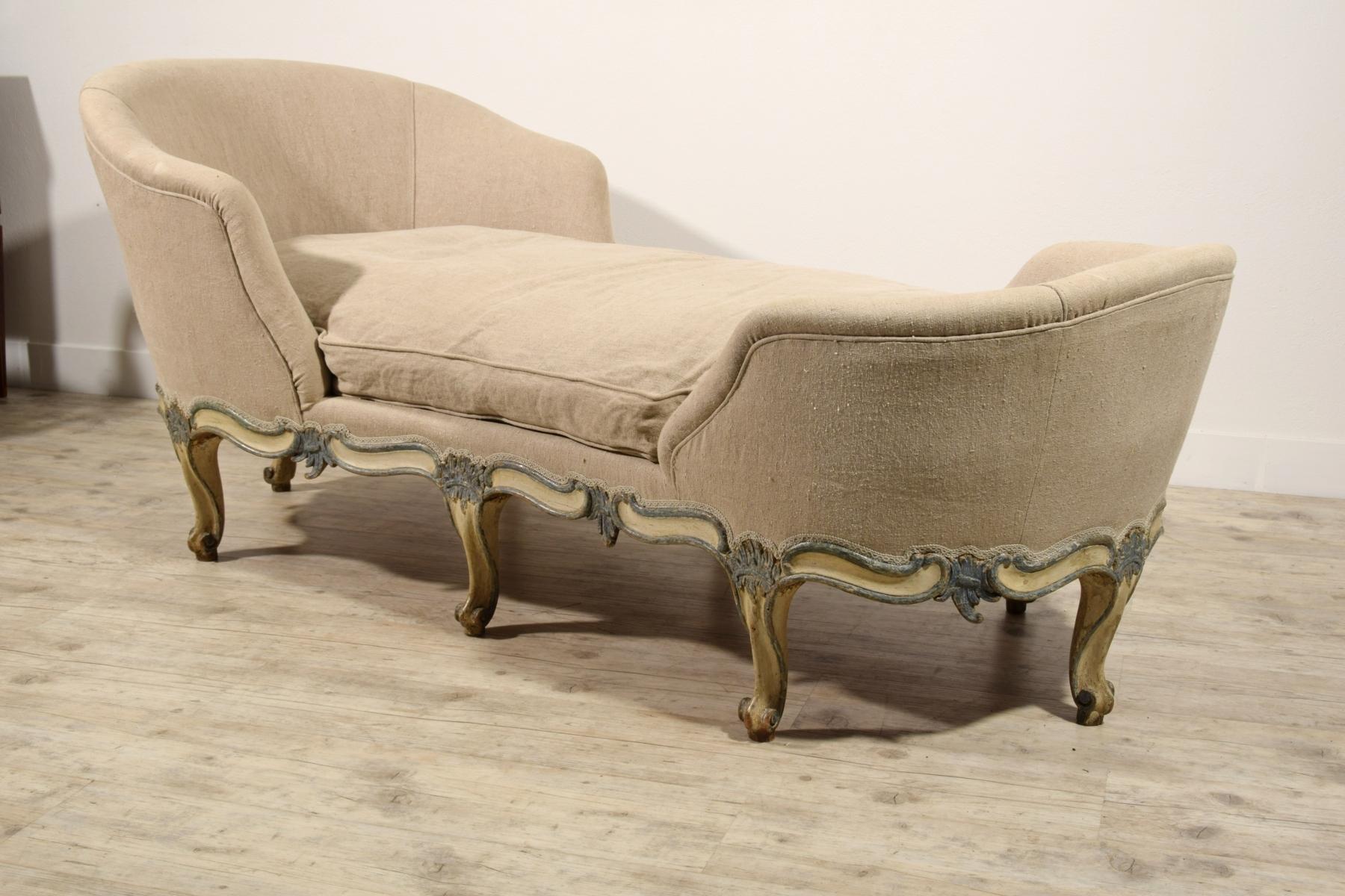18th Century, Italian Baroque Carved and Lacquered Wood Chaise Longue  3