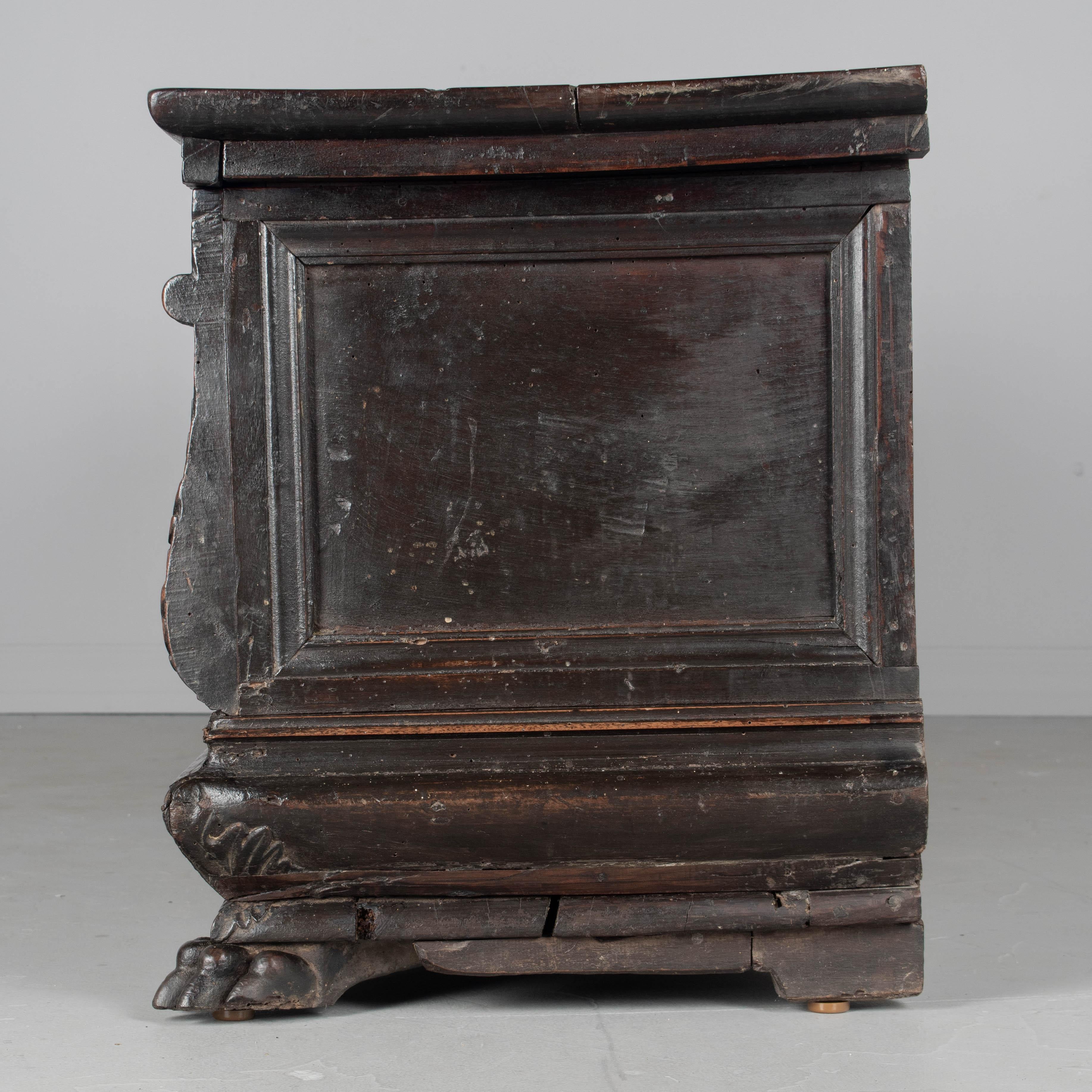 Cassone o arcón barroco italiano del siglo XVIII en Bueno estado para la venta en Winter Park, FL