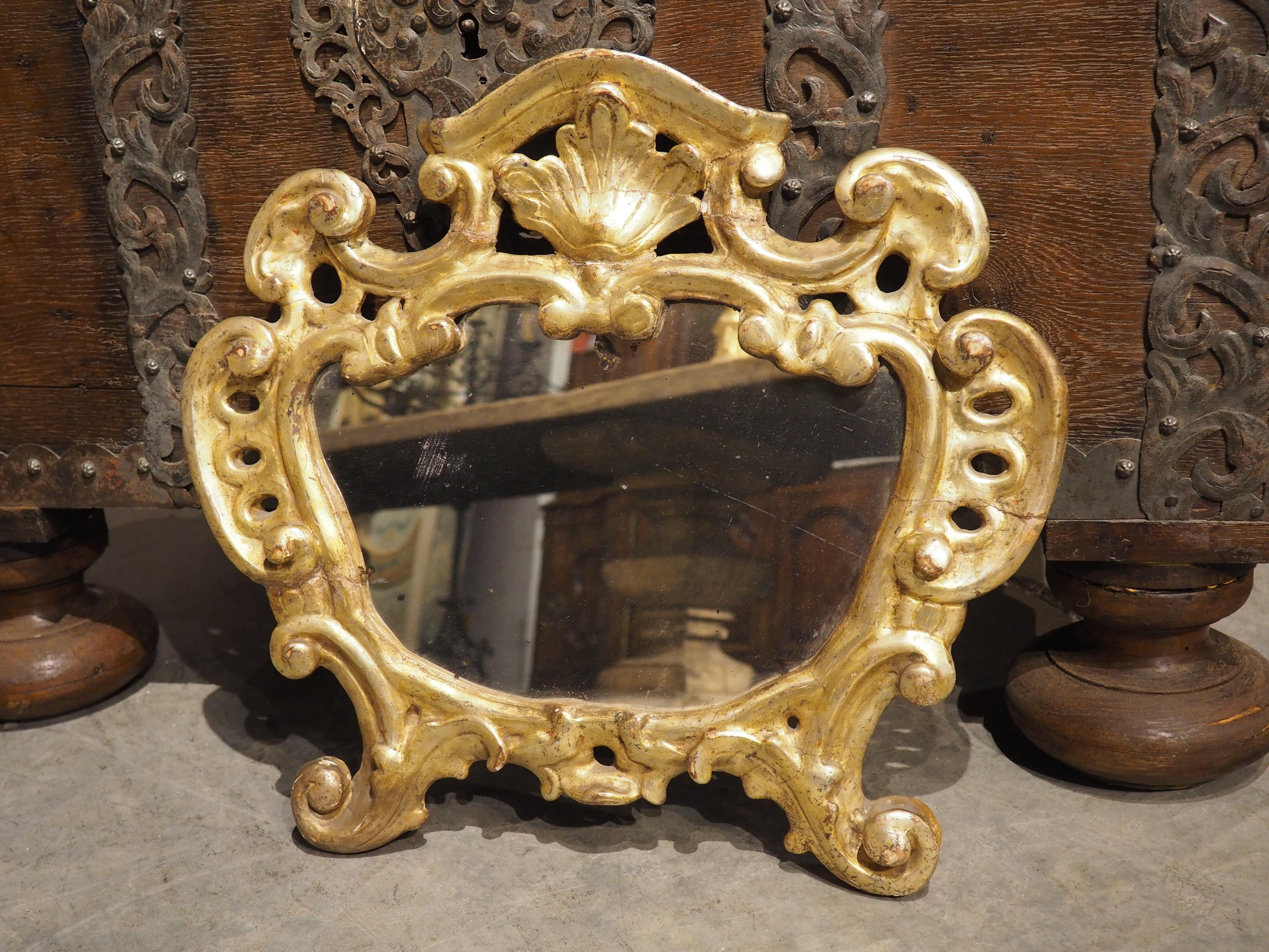 Miroir cartouche baroque italien du 18ème siècle en bois doré, vers 1750 en vente 3