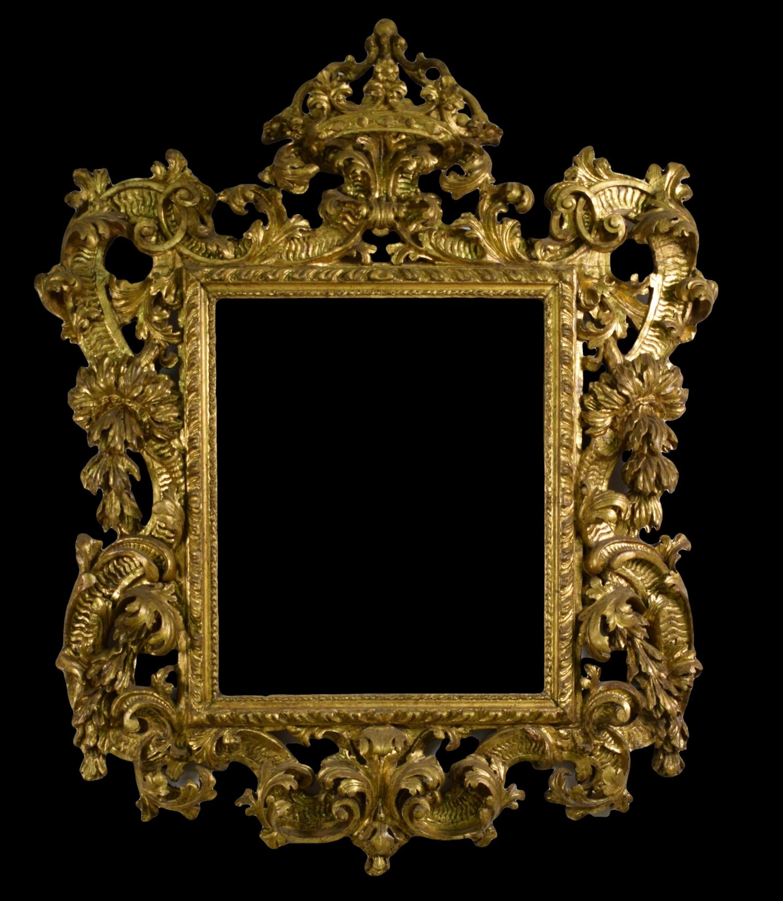 18th century, Italian baroque giltwood mirror
This fine Baroque mirror was made in Venice (Italy) at the beginning of the 18th century, Louis XV Era.
The rectangular mirror is circumscribed by a golden wooden frame with three bands: an internal